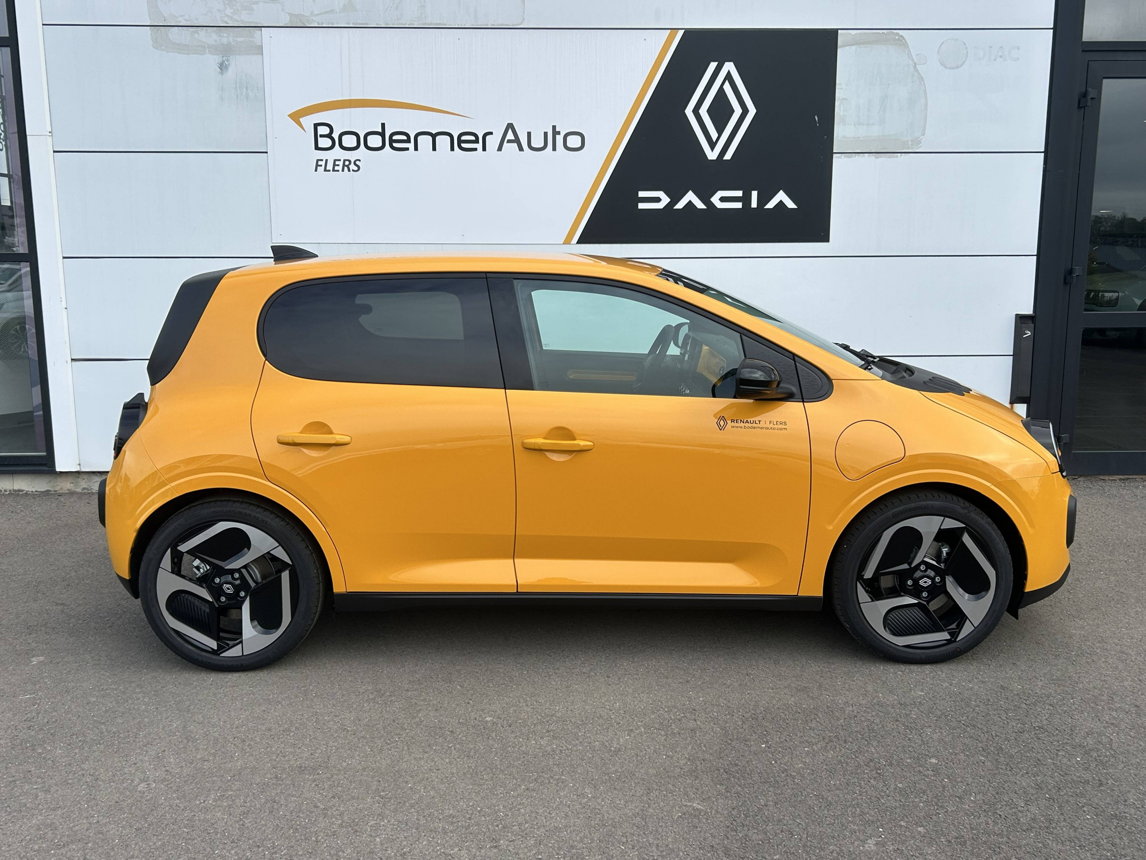 Vente en ligne Renault Twingo Electrique  80 ch autonomie urbaine au prix de 21 780 €