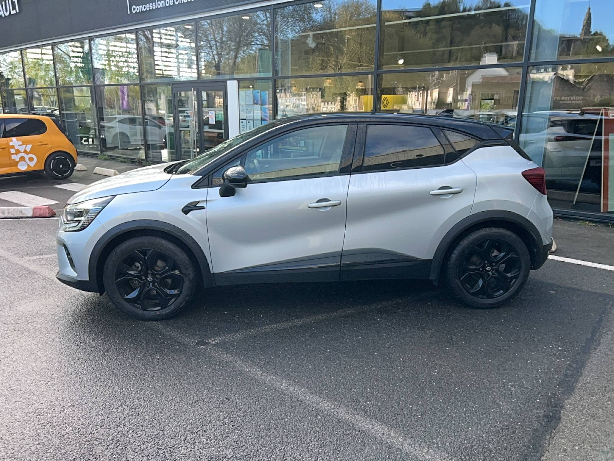 Vente en ligne Renault Captur  E-Tech 145 au prix de 17 990 €