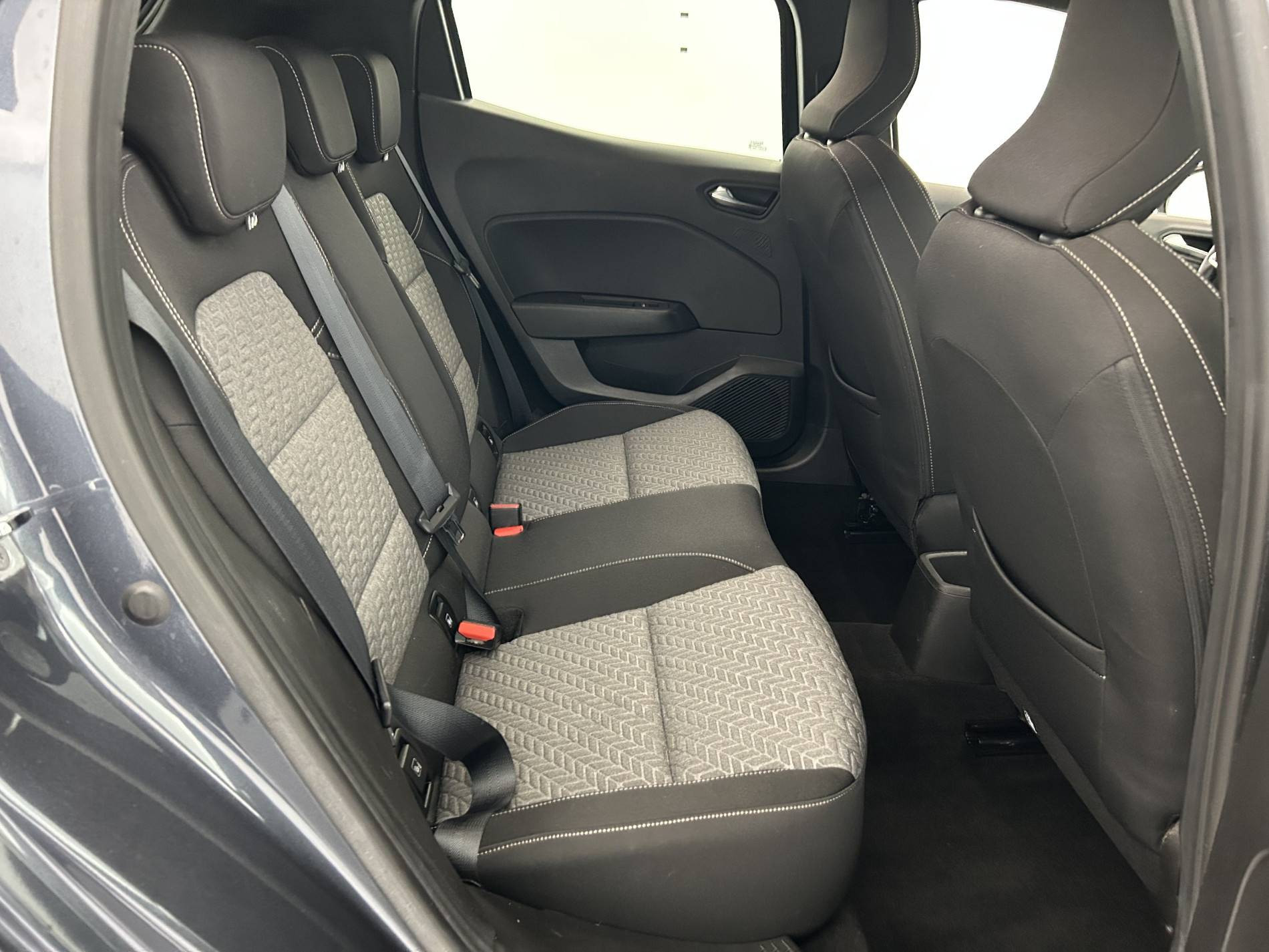 Vente en ligne Renault Clio 5 Clio TCe 90 - 21 au prix de 13 490 €