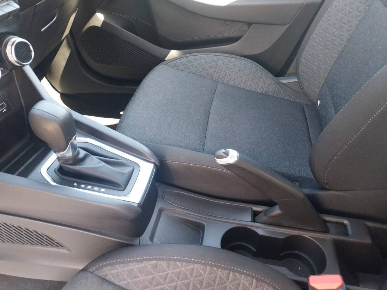 Vente en ligne Renault Clio 5 Clio E-Tech 140 - 21N au prix de 15 990 €
