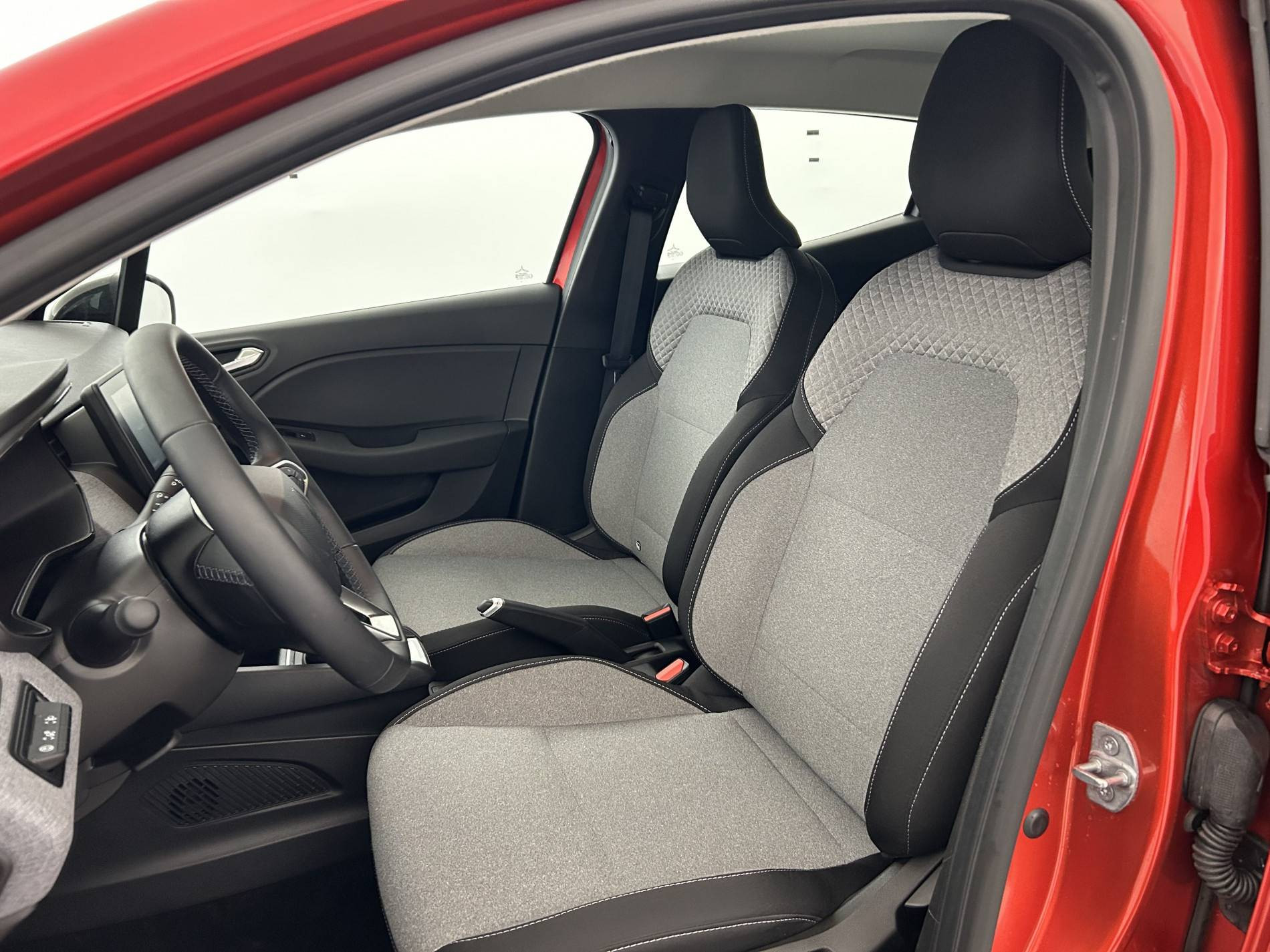 Vente en ligne Renault Clio 5 Clio E-Tech full hybrid 145 ch GSR2 au prix de 19 590 €