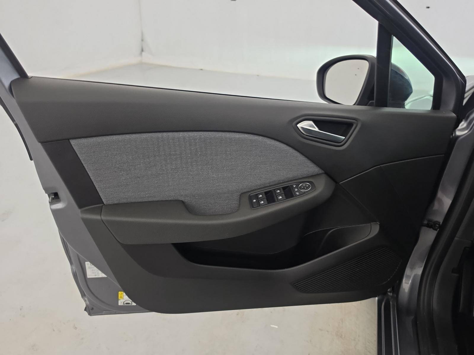 Vente en ligne Renault Clio 5 Clio E-Tech full hybrid 145 au prix de 17 590 €