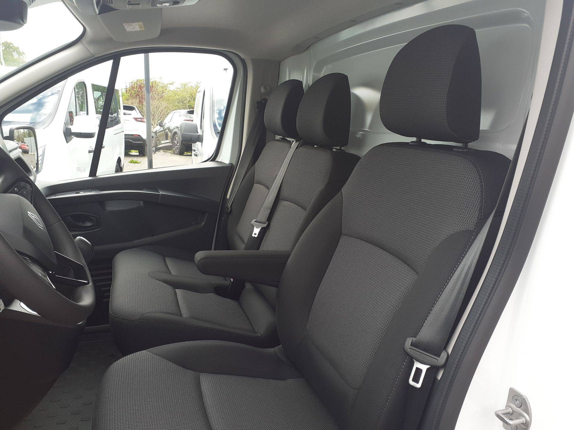 Vente en ligne Renault Trafic Van E-Tech TRAFIC E-TECH ELECTRIQUE FGN L1H1 3T AC22 au prix de 40 224 €
