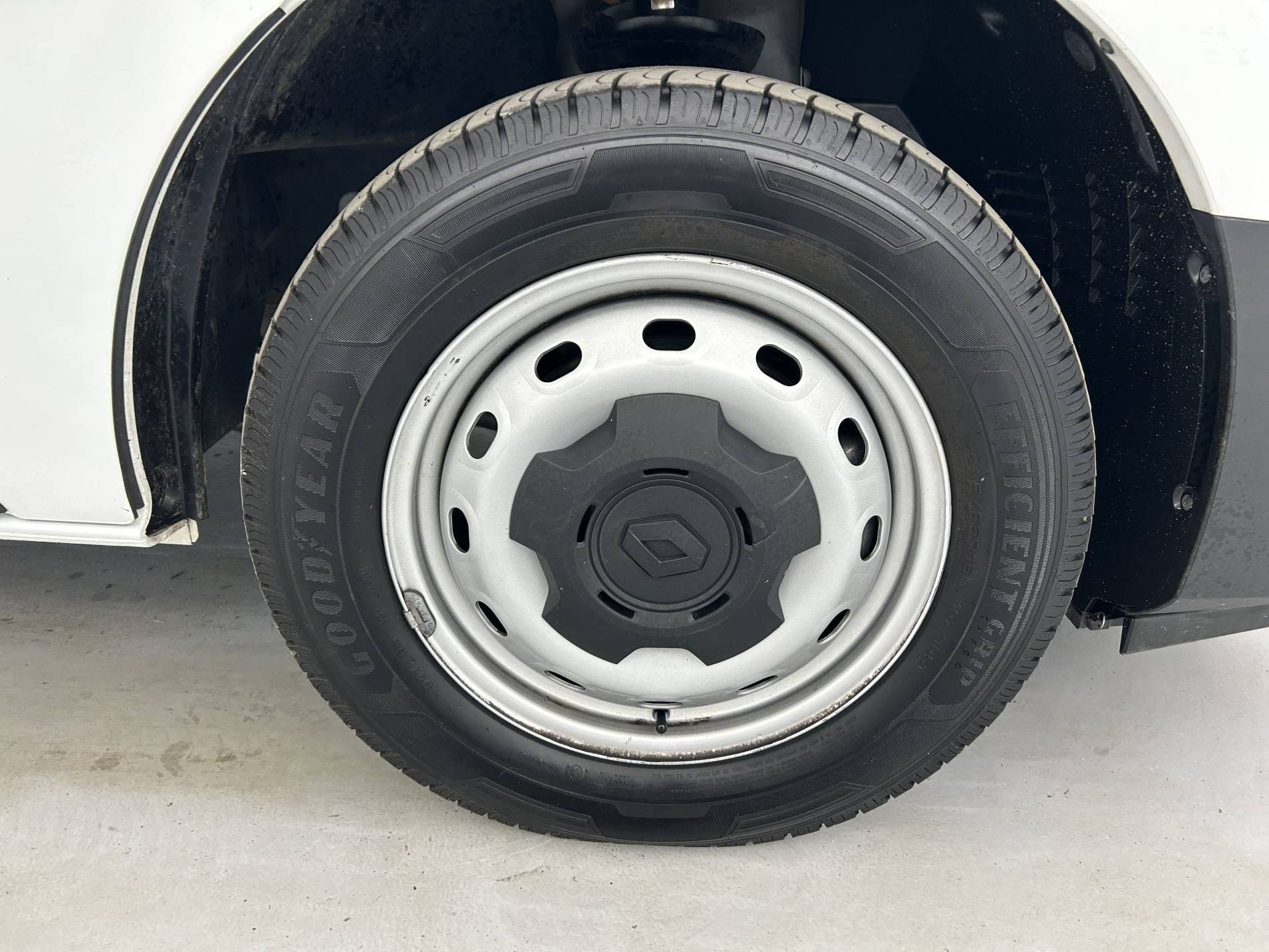 Vente en ligne Renault Trafic 3 Fourgon TRAFIC FG BLUE DCI 130 L1H1 3T GSR2 au prix de 24 390 €