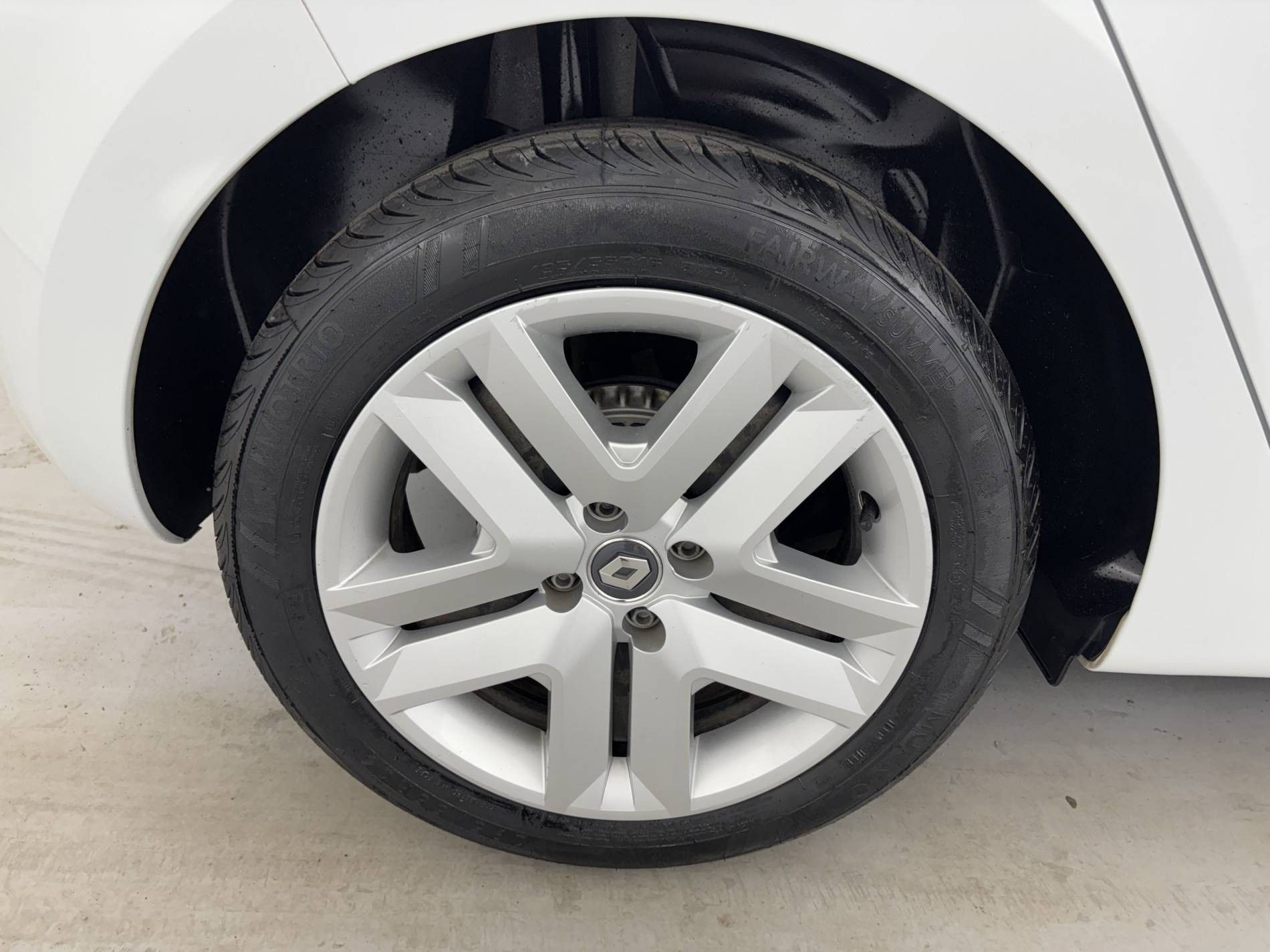 Vente en ligne Renault Clio 5 Clio TCe 90 - 21 au prix de 13 990 €
