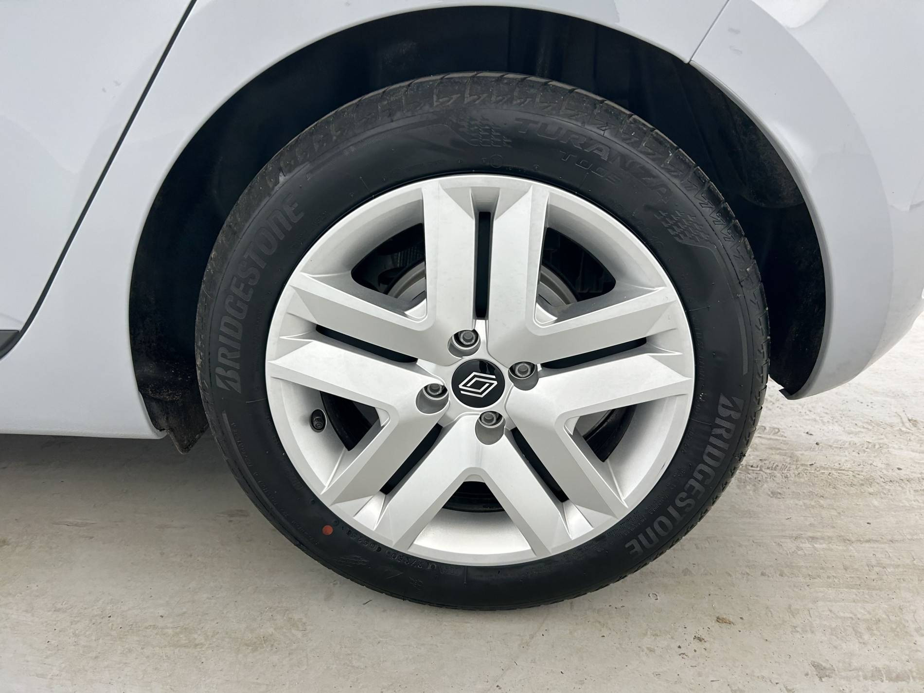 Vente en ligne Renault Clio 5 Clio E-Tech full hybrid 145 ch GSR2 au prix de 19 490 €