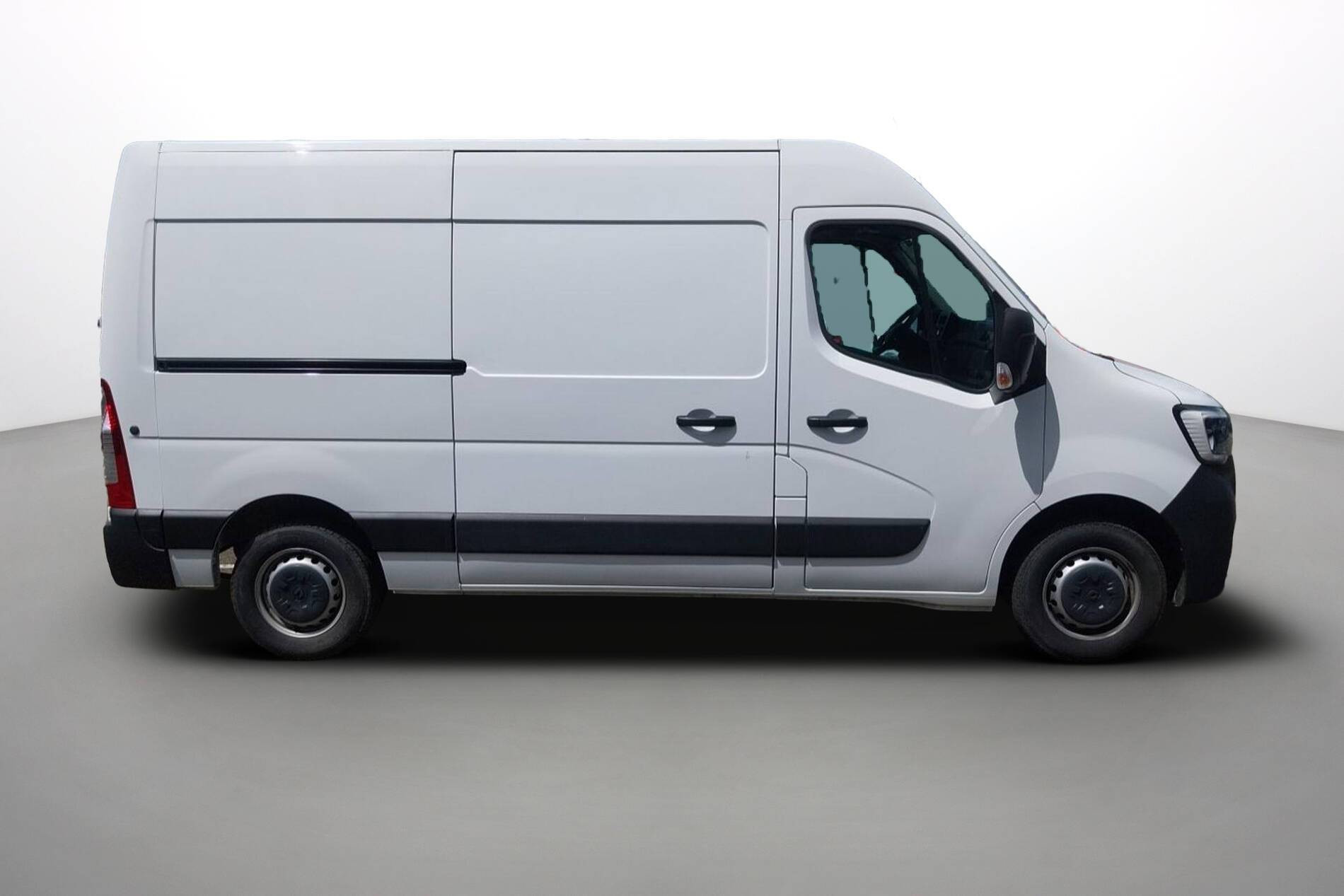 Vente en ligne Renault Master Fourgon MASTER FGN TRAC F3500 L2H2 BLUE DCI 135 au prix de 24 990 €