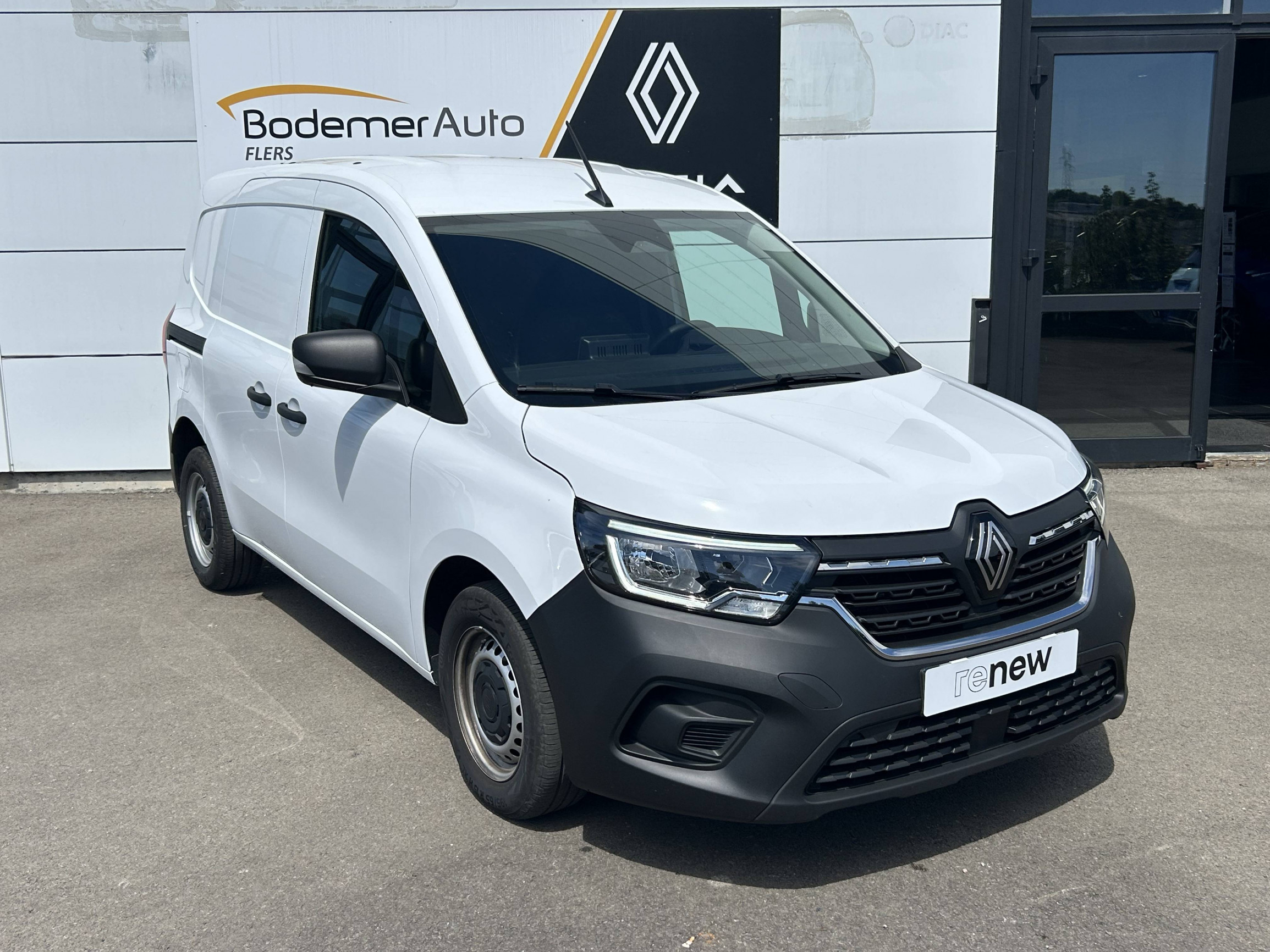Vente en ligne Renault Kangoo Van  TOLE L1 BLUE DCI 95 AUTO au prix de 21 450 €