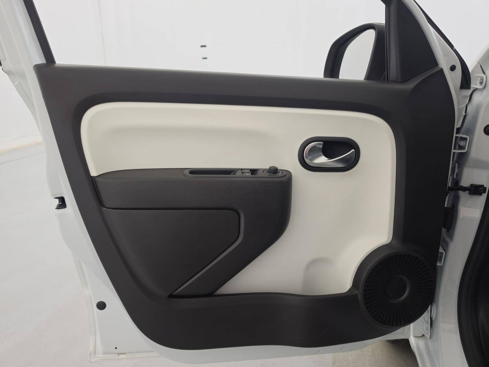 Vente en ligne Renault Twingo Electrique Twingo III E-Tech au prix de 12 490 €