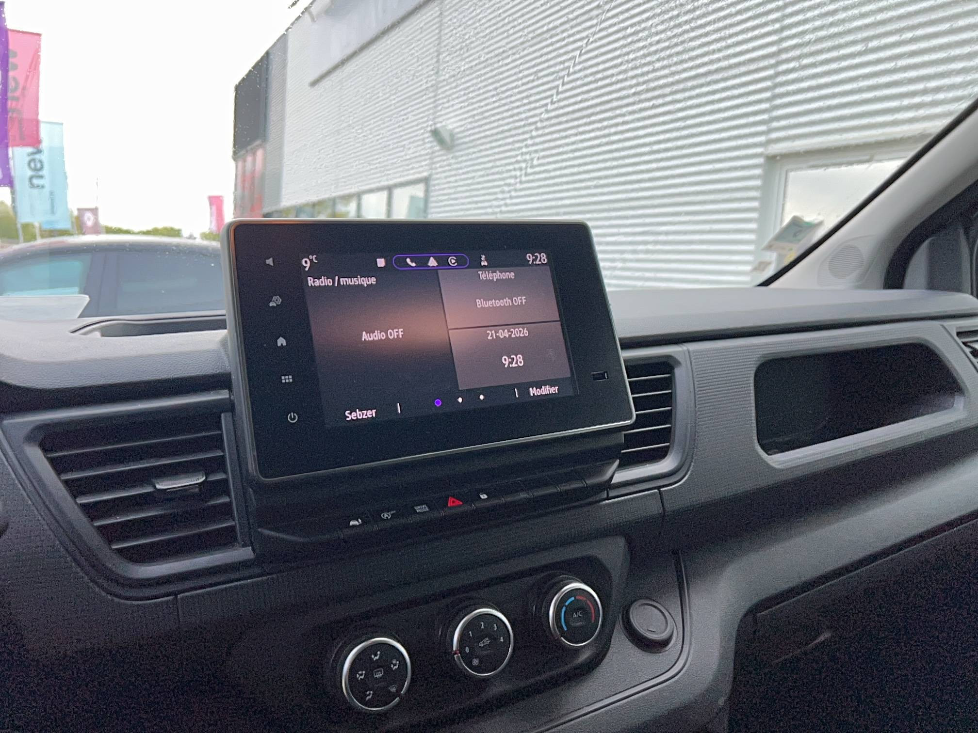 Vente en ligne Renault Trafic Cabine Approfondie TRAFIC CA L1H1 3000 KG BLUE DCI 150 EDC au prix de 23 990 €