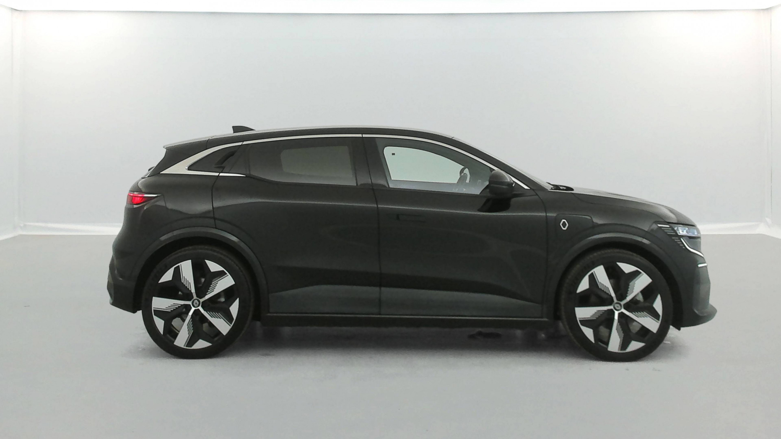 Vente en ligne Renault Megane E-Tech  EV60 220 ch super charge au prix de 22 990 €