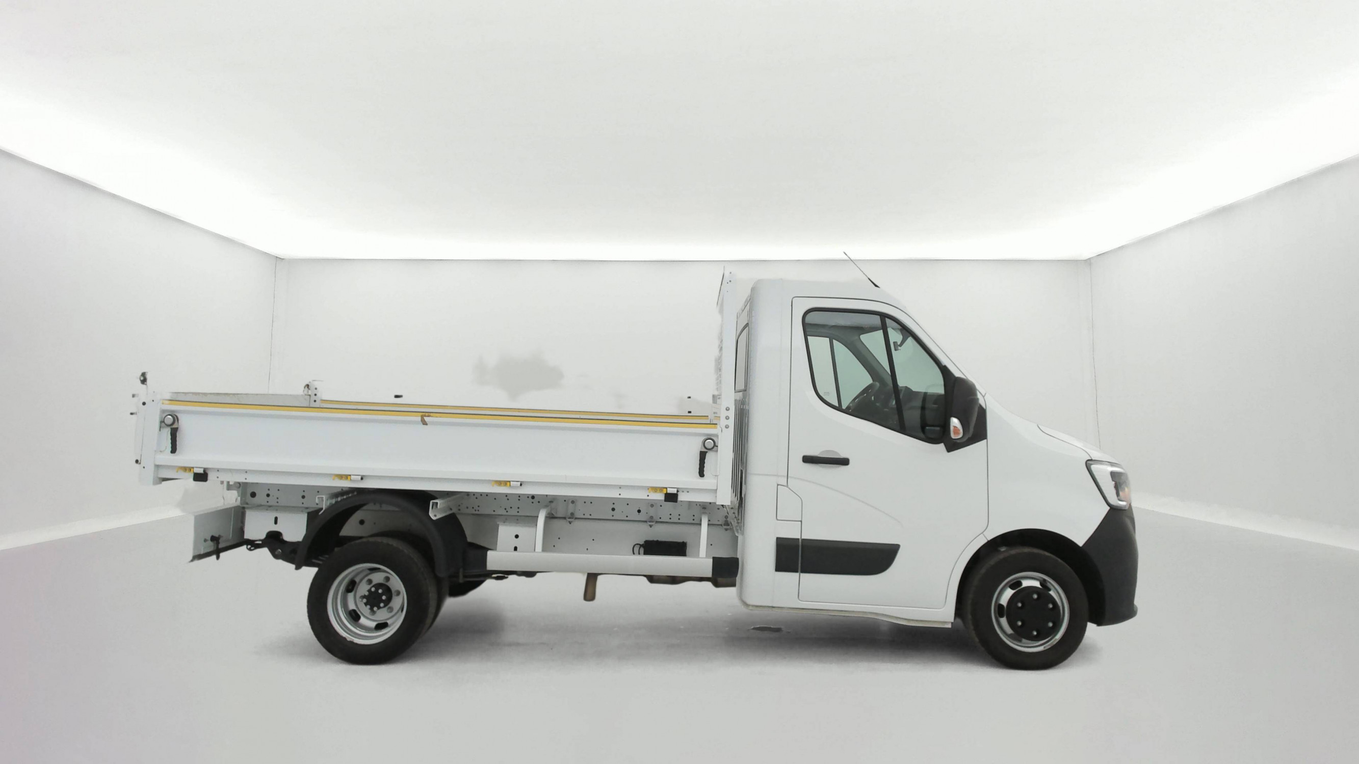 Vente en ligne Renault Master 3 Châssis Cabine MASTER CC PROP RJ3500 L2 PAFC BLUE DCI 130 EURO VI au prix de 32 500 €