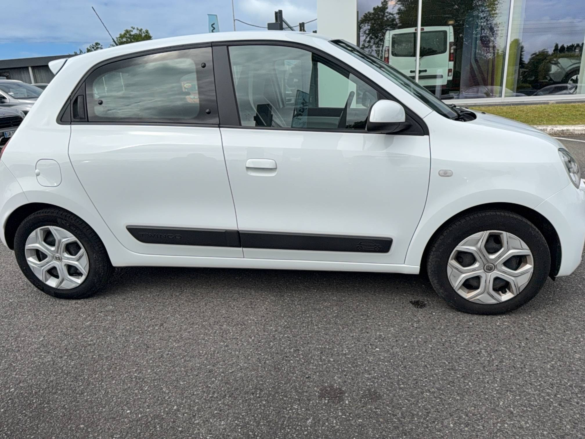Vente en ligne Renault Twingo 3  SCe 65 - 21 au prix de 11 990 €