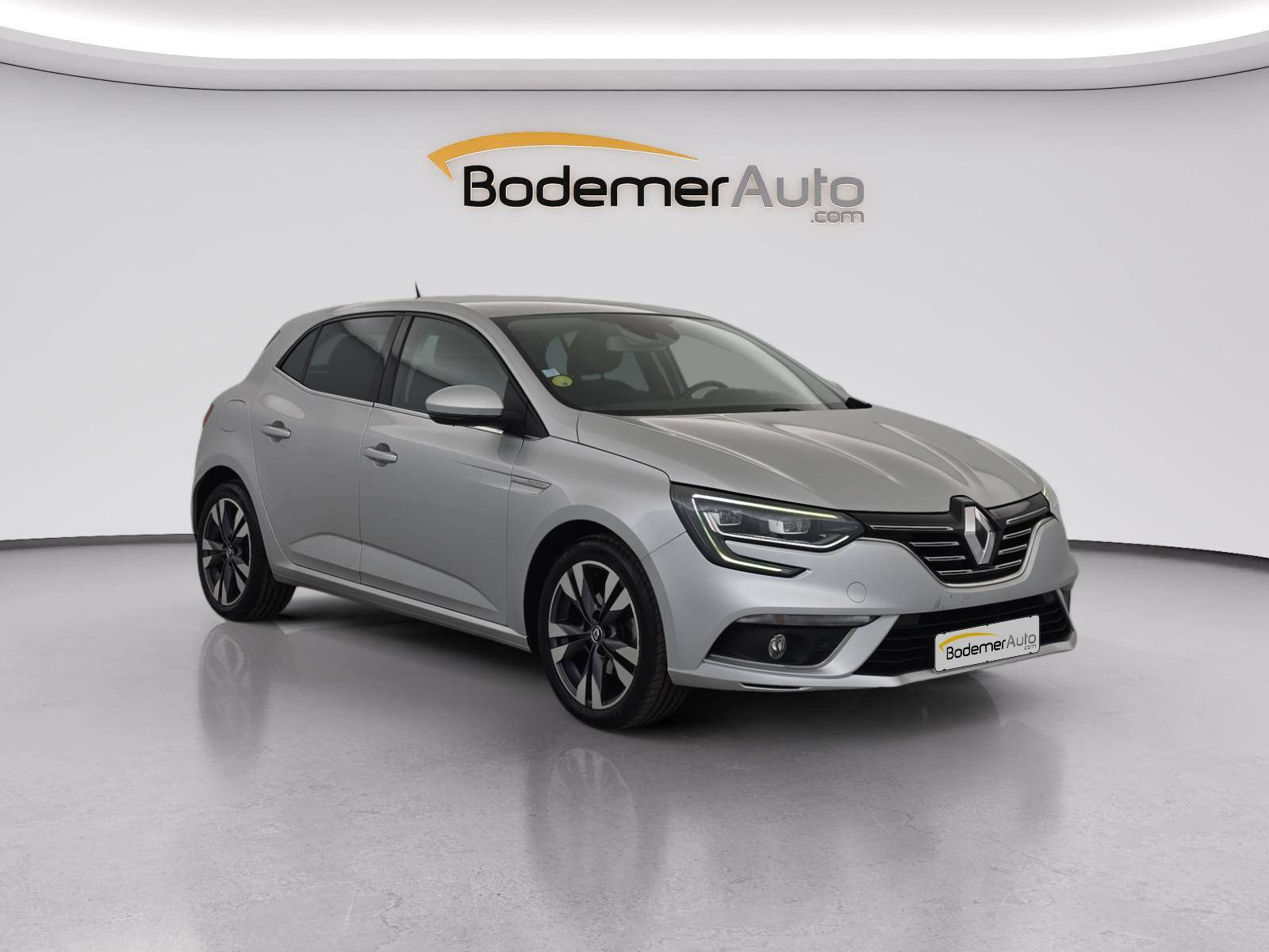Vente en ligne Renault Megane 4 Mégane IV Berline Blue dCi 115 EDC au prix de 14 990 €
