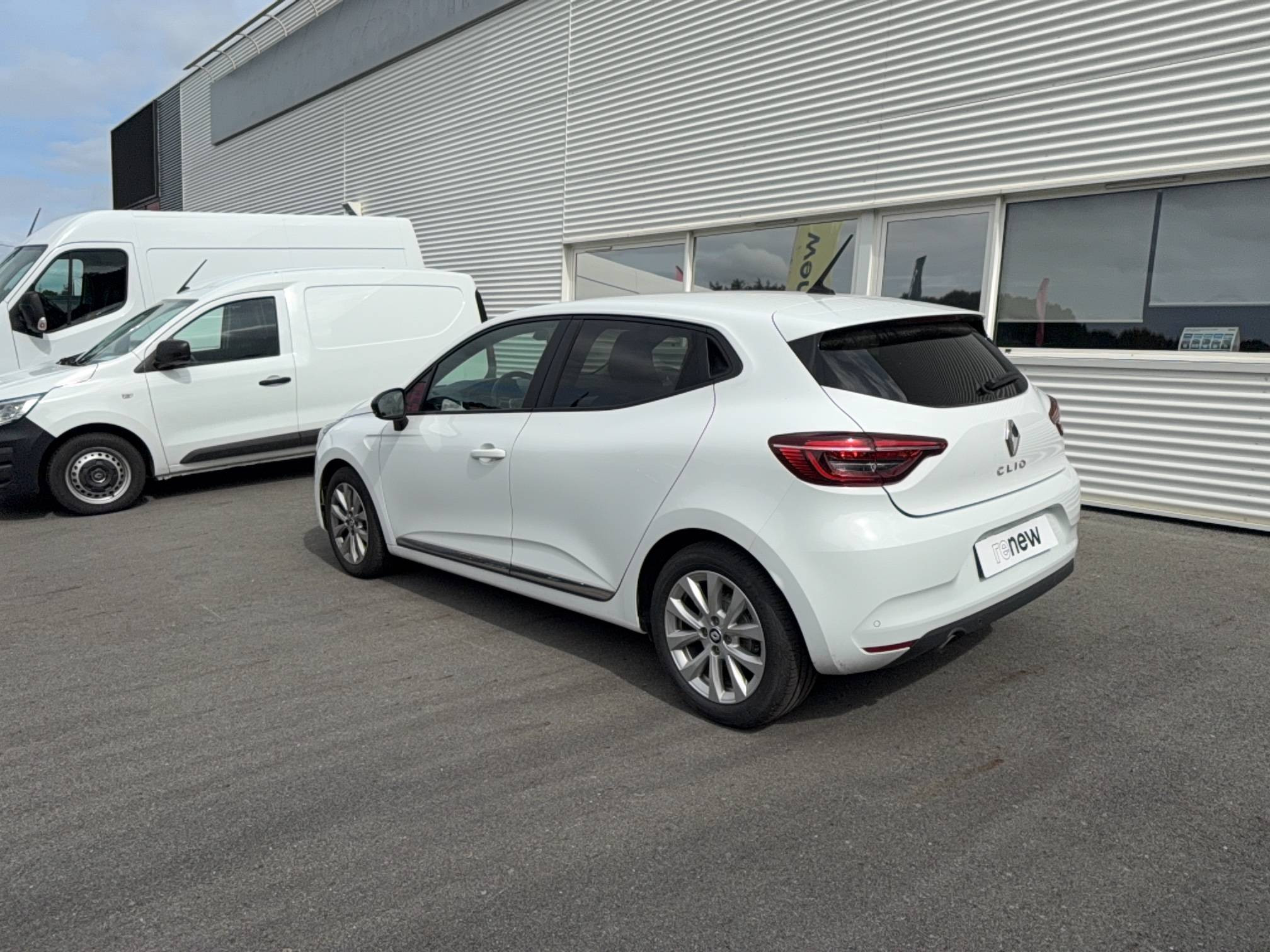 Vente en ligne Renault Clio 5 Clio Blue dCi 100 au prix de 15 990 €