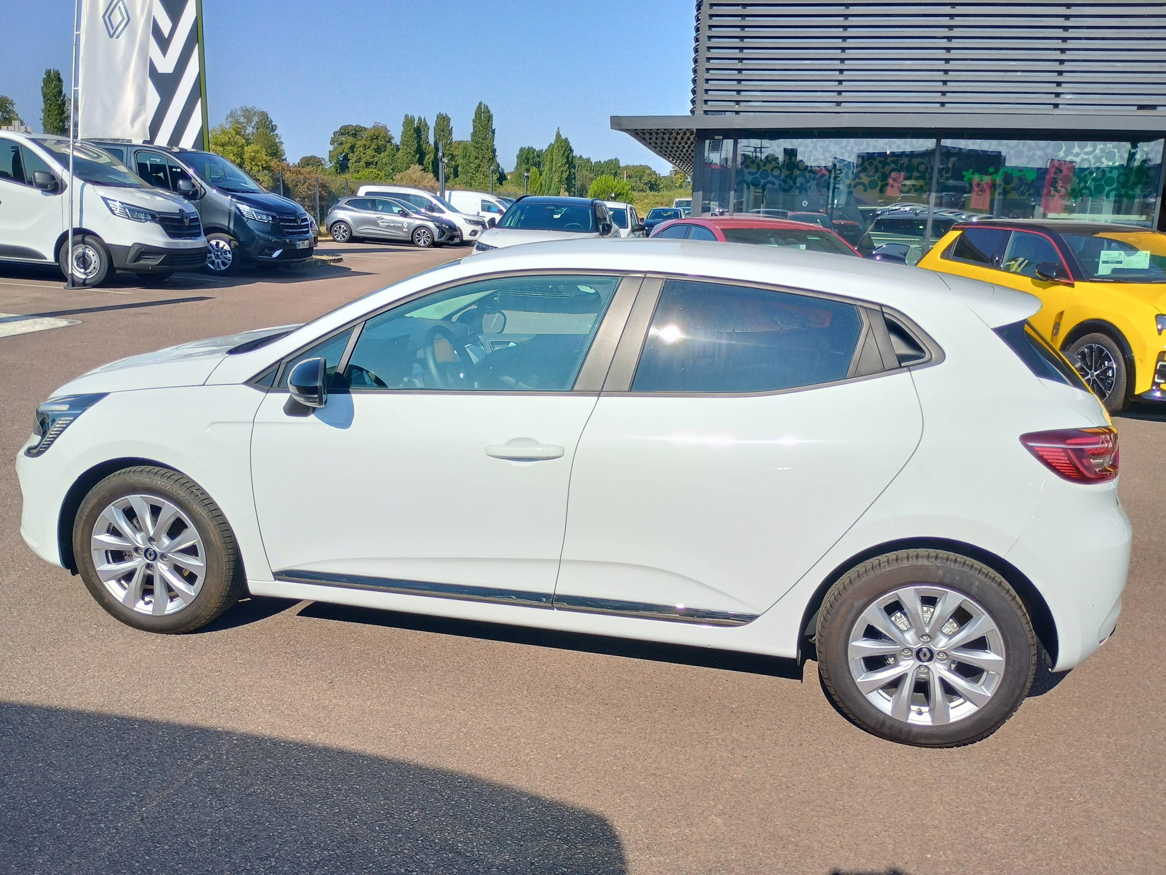Vente en ligne Renault Clio 5 Clio TCe 90 au prix de 14 990 €