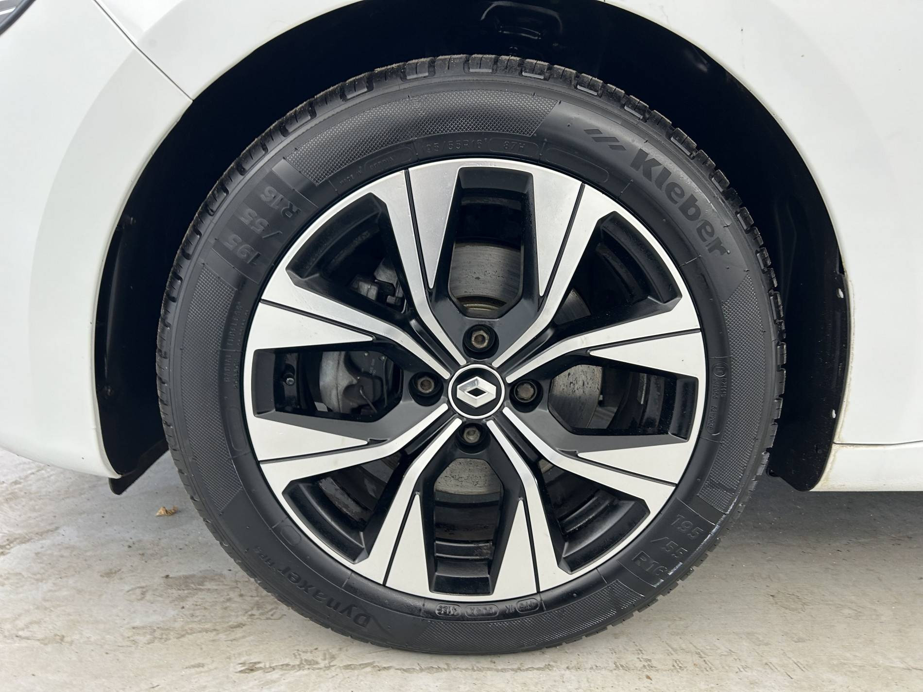 Vente en ligne Renault Clio 5 Clio Blue dCi 100 au prix de 14 390 €