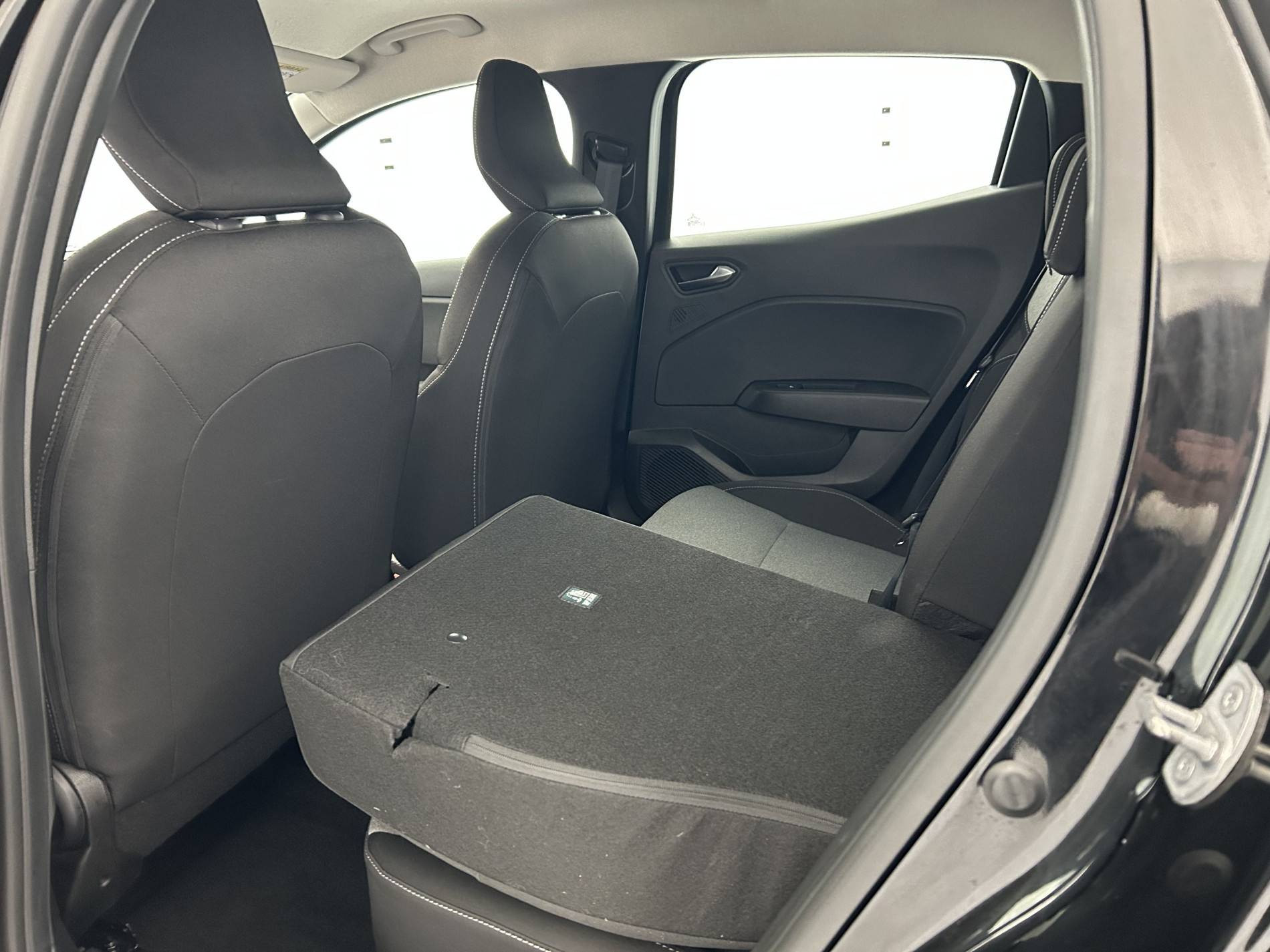 Vente en ligne Renault Clio 5 Clio E-Tech full hybrid 145 ch GSR2 au prix de 19 990 €