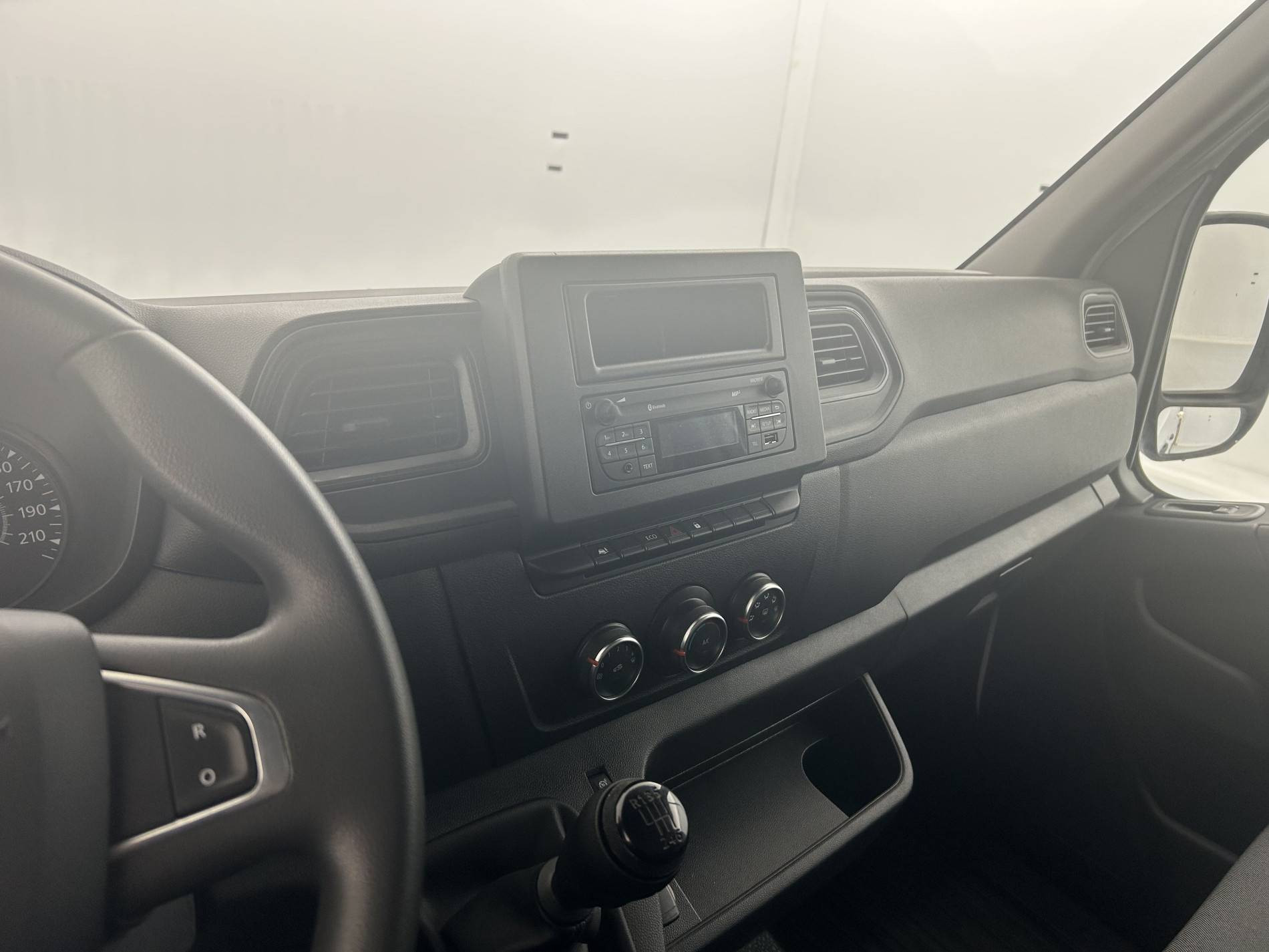 Vente en ligne Renault Master Fourgon MASTER FGN TRAC F3500 L2H2 BLUE DCI 135 au prix de 23 990 €