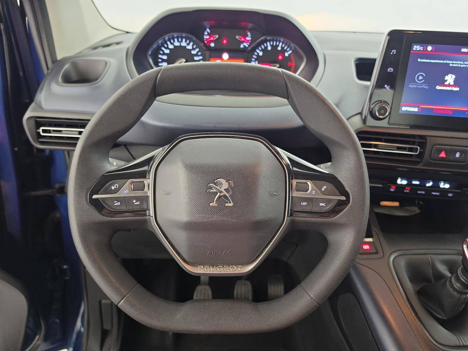 Vente en ligne Peugeot Rifter  Standard PureTech 110 S&S BVM6 au prix de 16 991 €