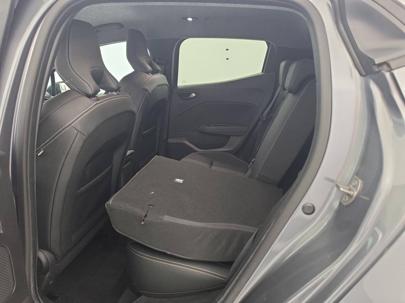 Vente en ligne Renault Clio 5 Clio E-Tech full hybrid 145 au prix de 18 890 €