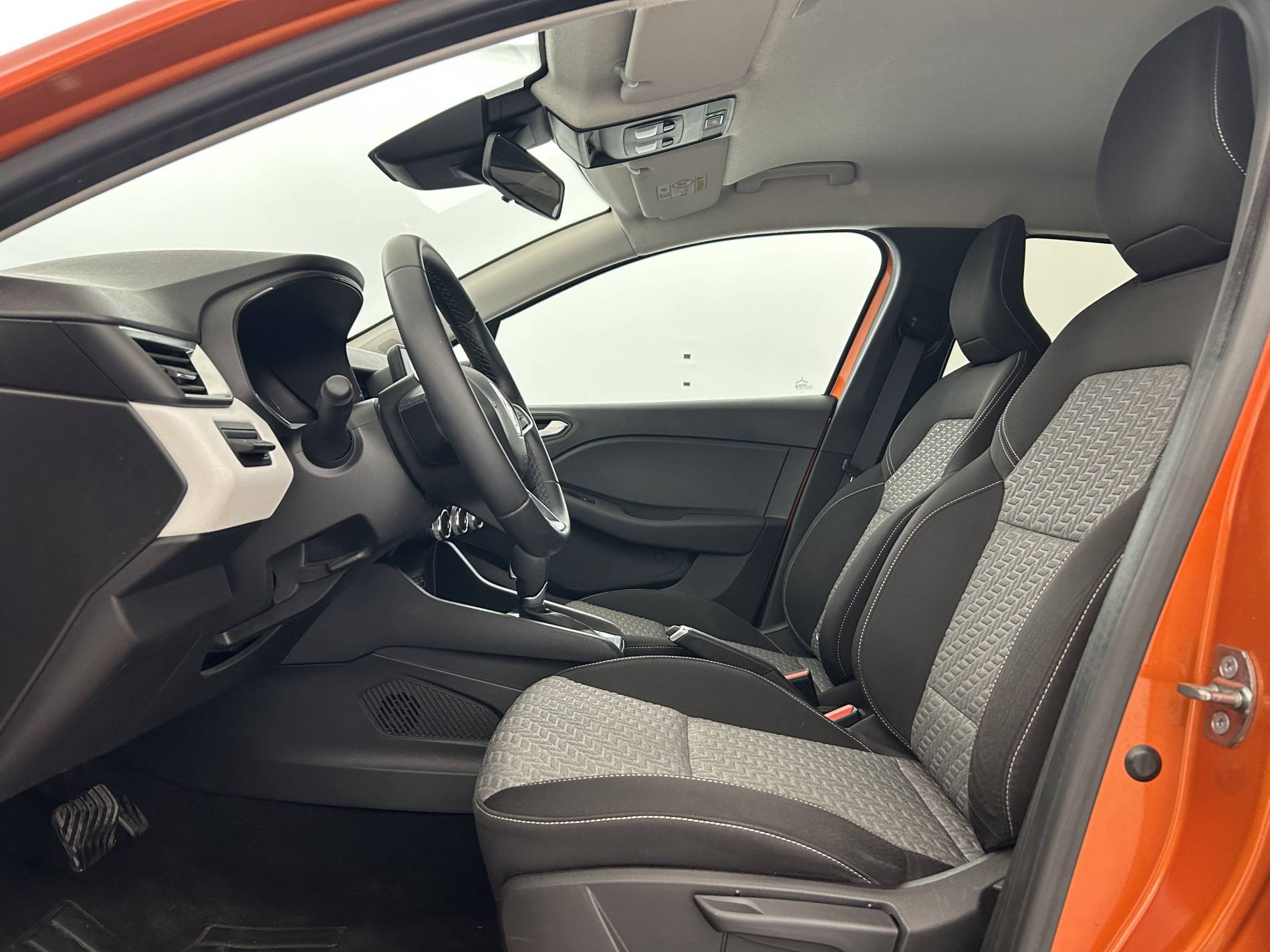 Vente en ligne Renault Clio 5 Clio E-Tech hybride 145 au prix de 15 490 €