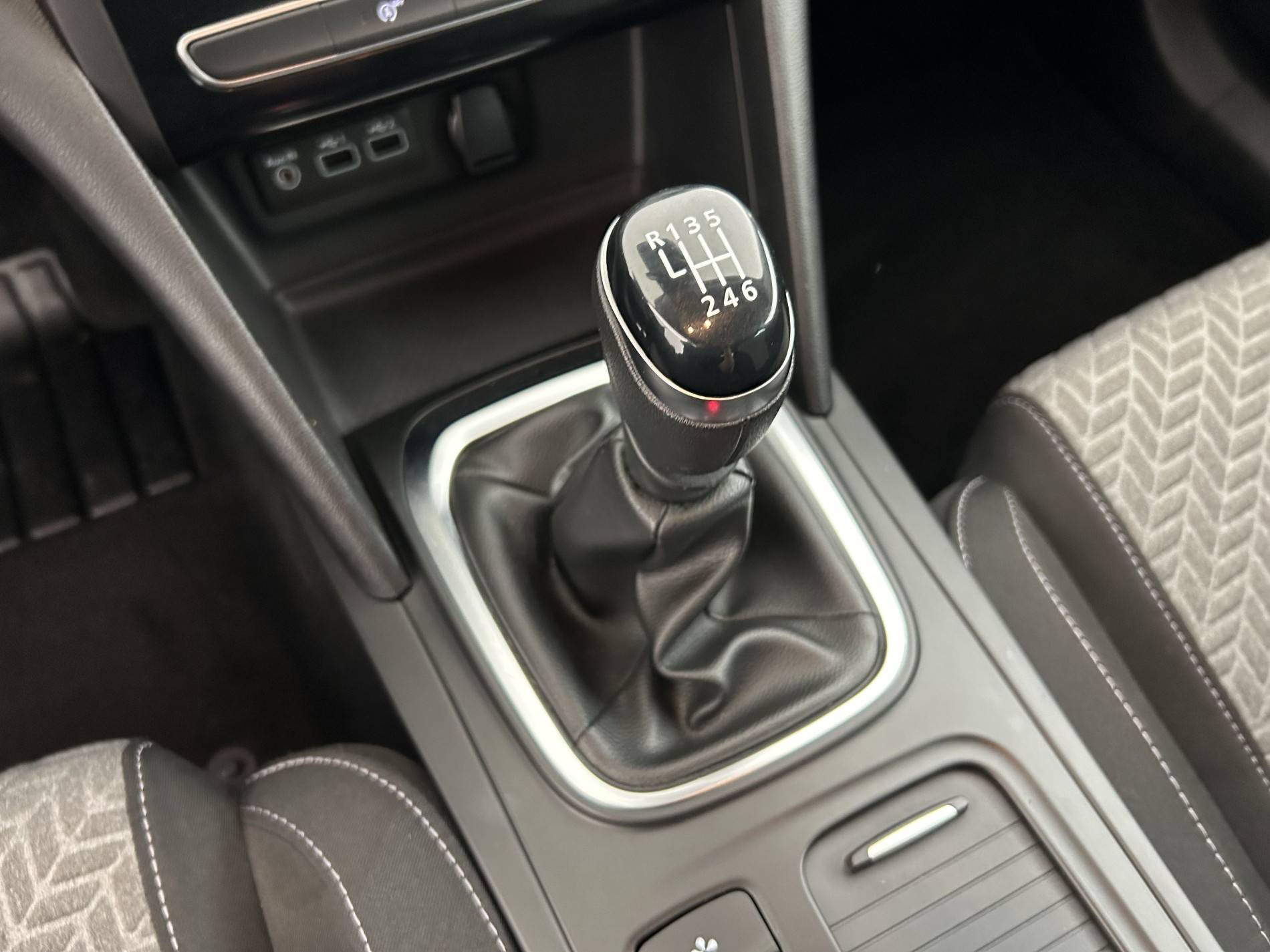 Vente en ligne Renault Megane 4 Mégane IV Berline Blue dCi 115 - 21N au prix de 16 990 €