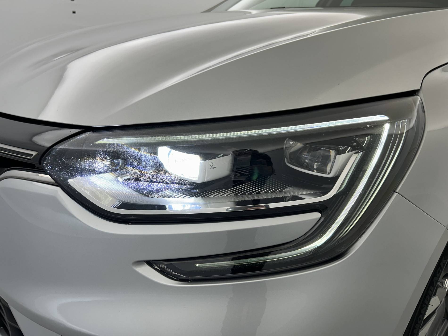Vente en ligne Renault Megane 4 Mégane IV Berline Blue dCi 115 EDC au prix de 16 390 €