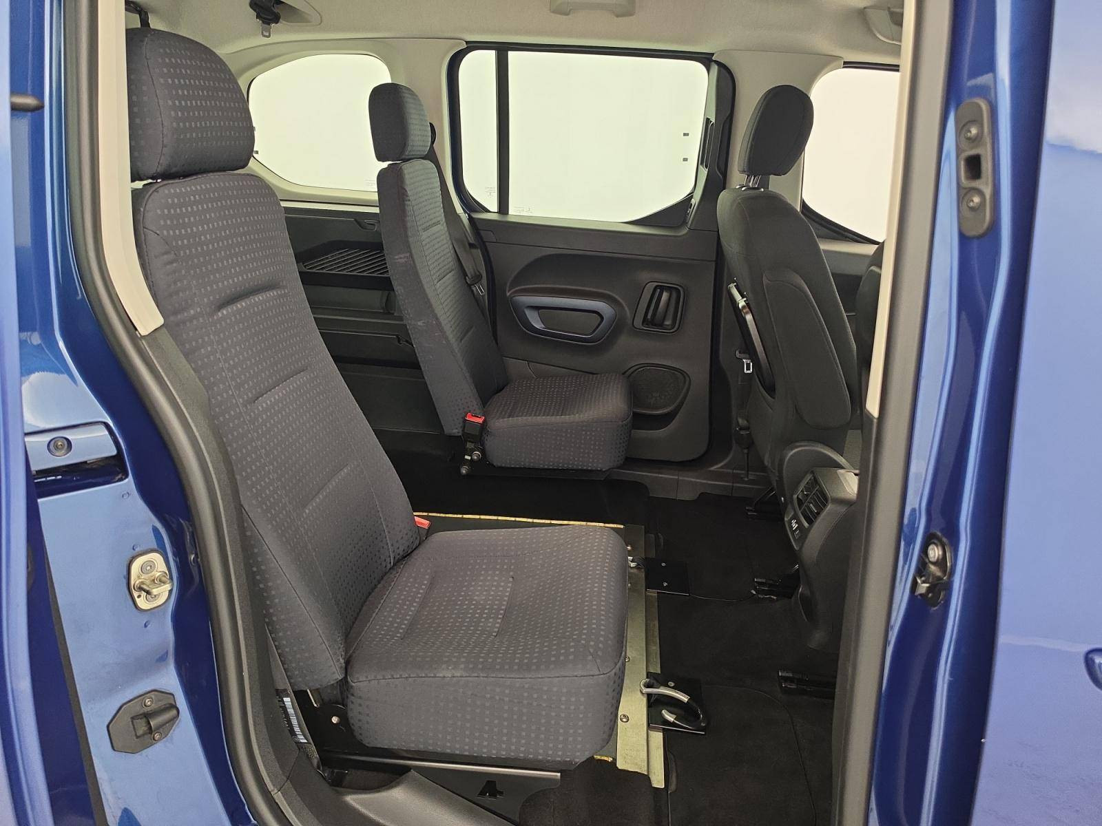 Vente en ligne Peugeot Rifter  Standard PureTech 110 S&S BVM6 au prix de 16 991 €