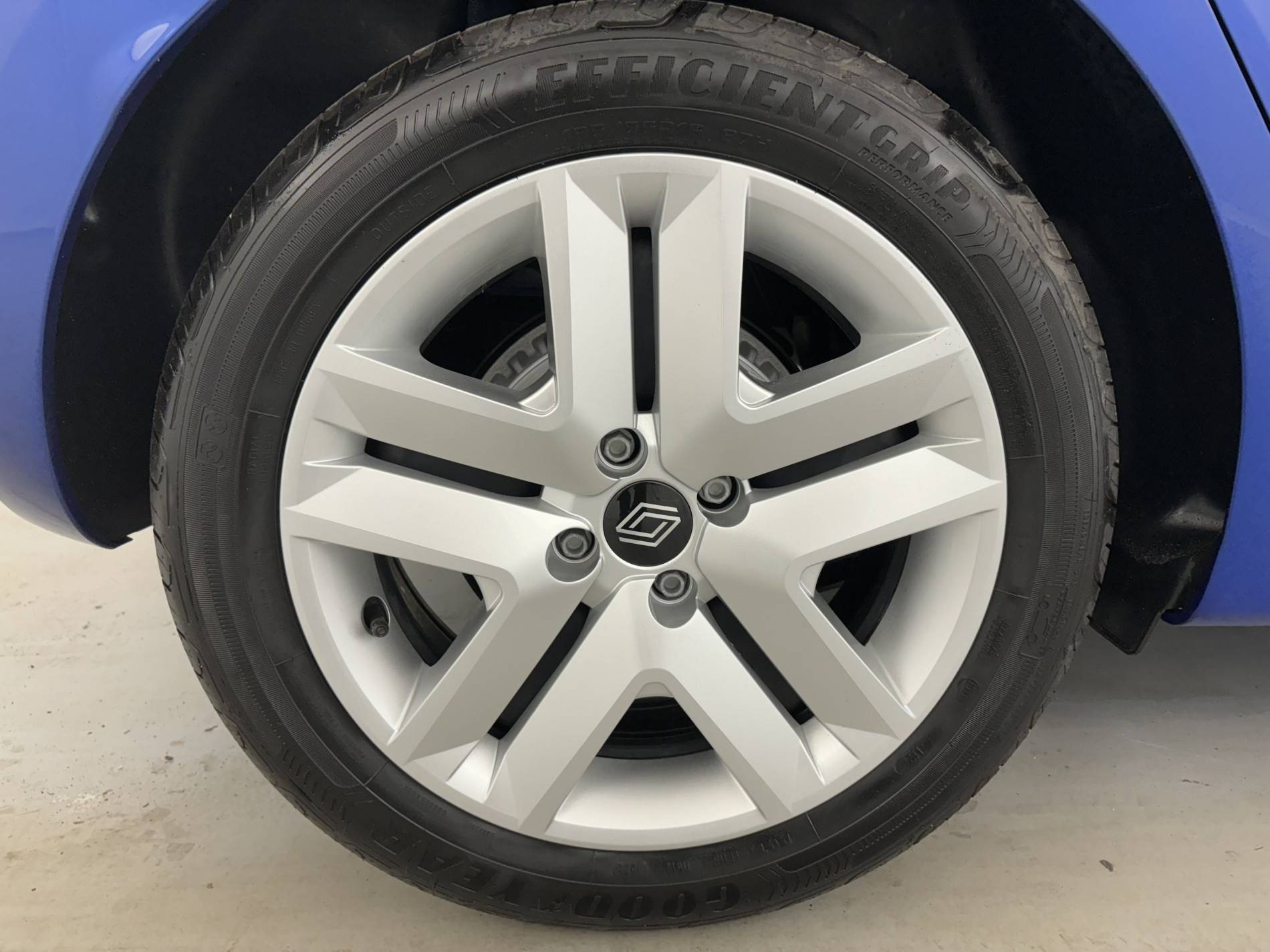 Vente en ligne Renault Clio 5 Clio Blue dCi 100 ch au prix de 18 791 €