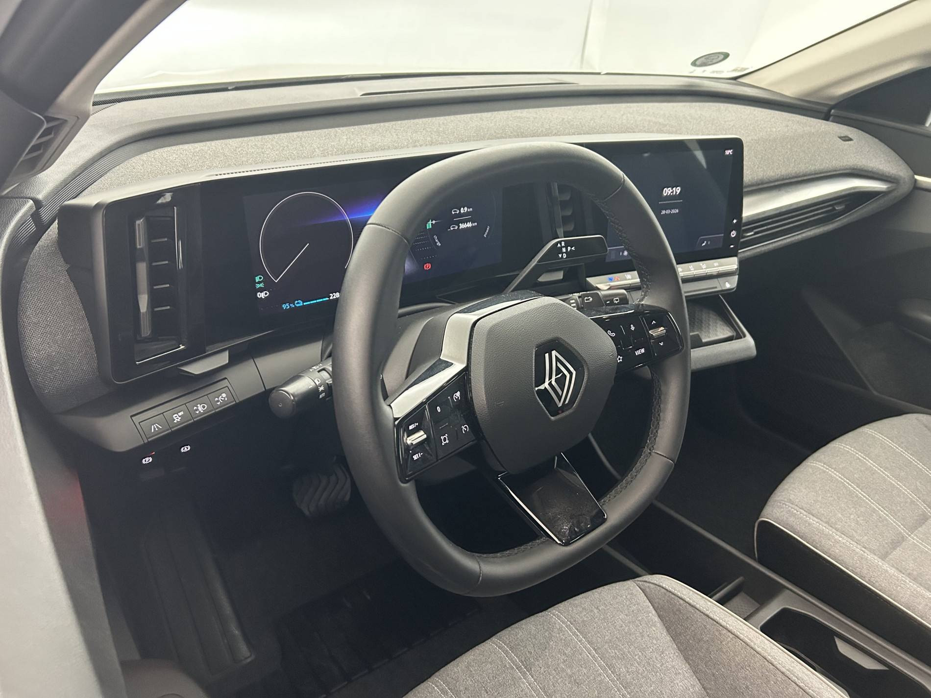 Vente en ligne Renault Megane E-Tech  EV40 130ch standard charge au prix de 18 790 €