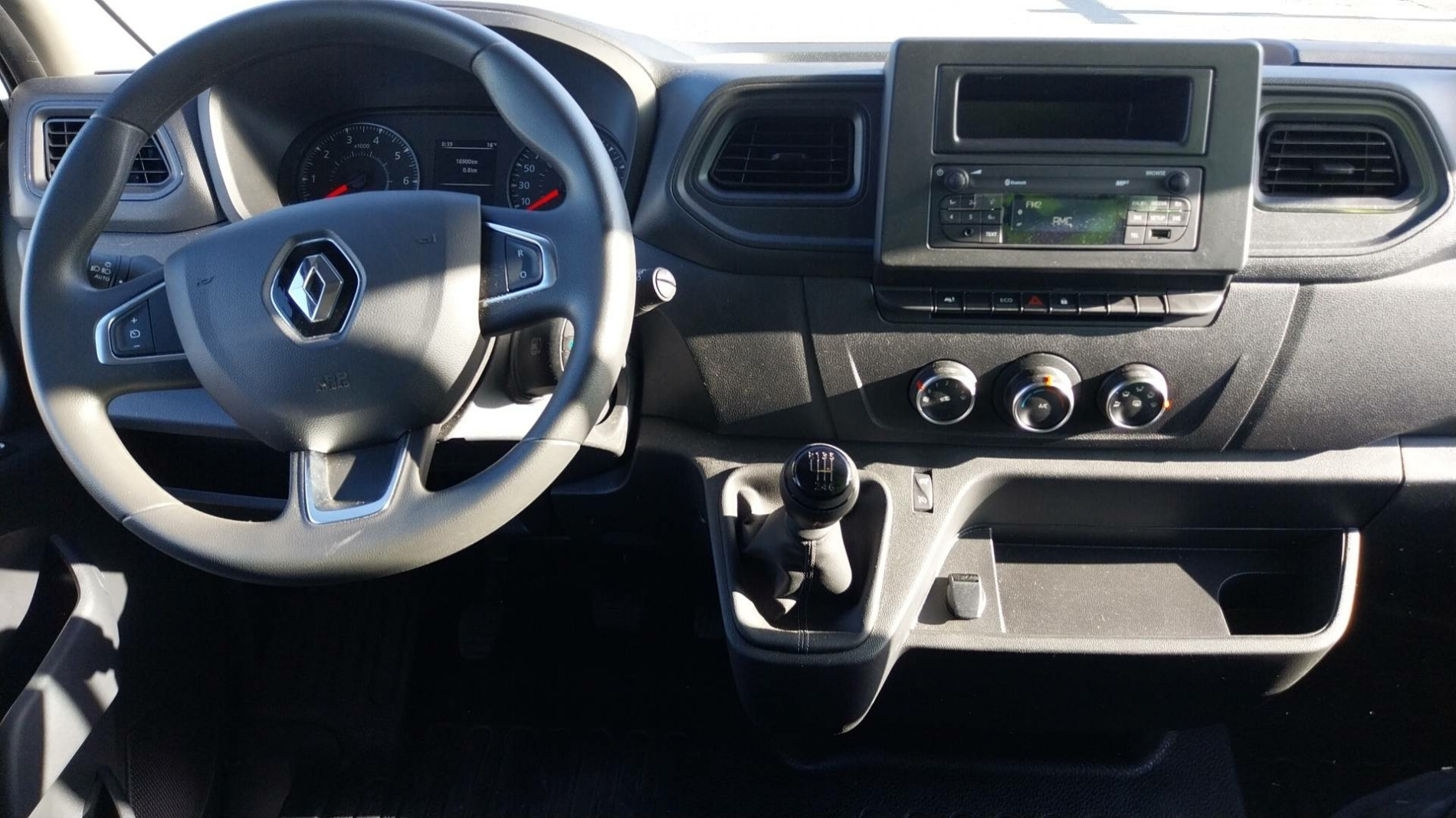 Vente en ligne Renault Master Fourgon MASTER FGN TRAC F3500 L3H3 BLUE DCI 135 au prix de 29 990 €