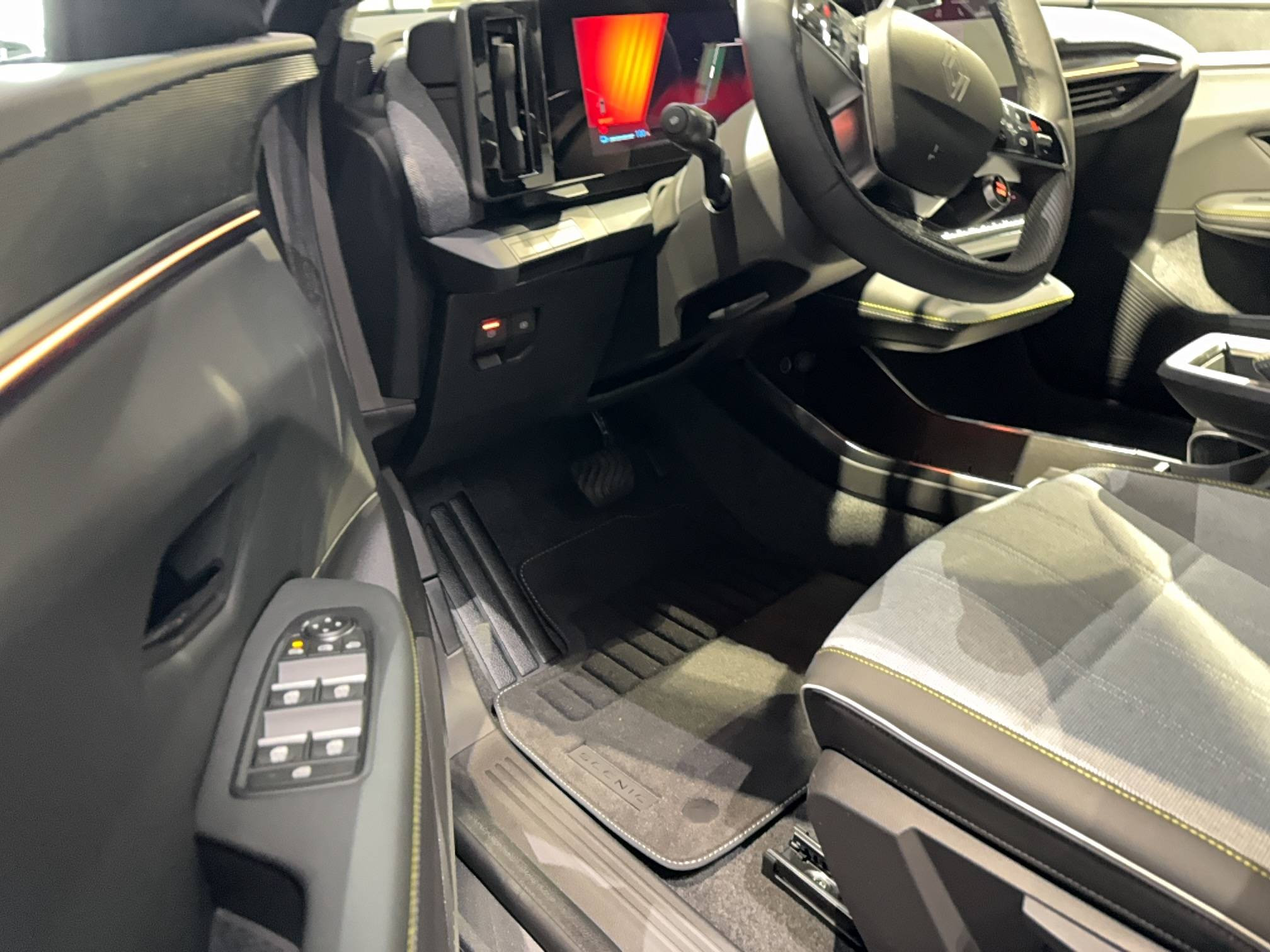 Vente en ligne Renault Scenic E-Tech  220 ch grande autonomie au prix de 43 990 €