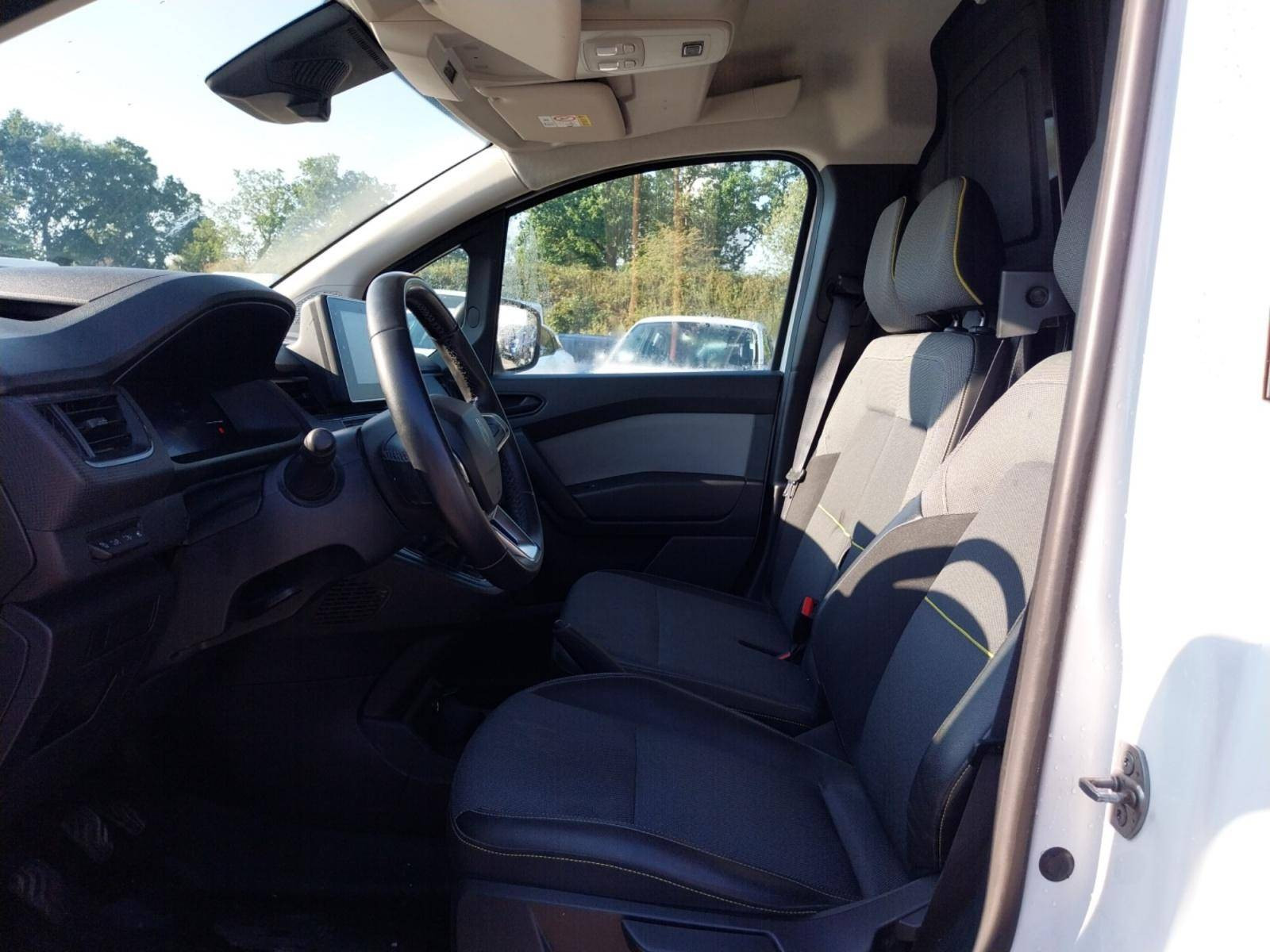 Vente en ligne Renault Kangoo Van  FG TOLE BLUE DCI 95 L1 GSR2 au prix de 17 990 €