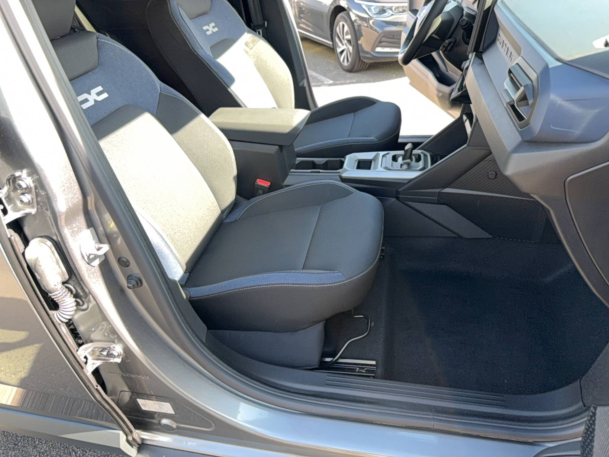 Vente en ligne Dacia Duster  Hybrid 140 au prix de 26 490 €
