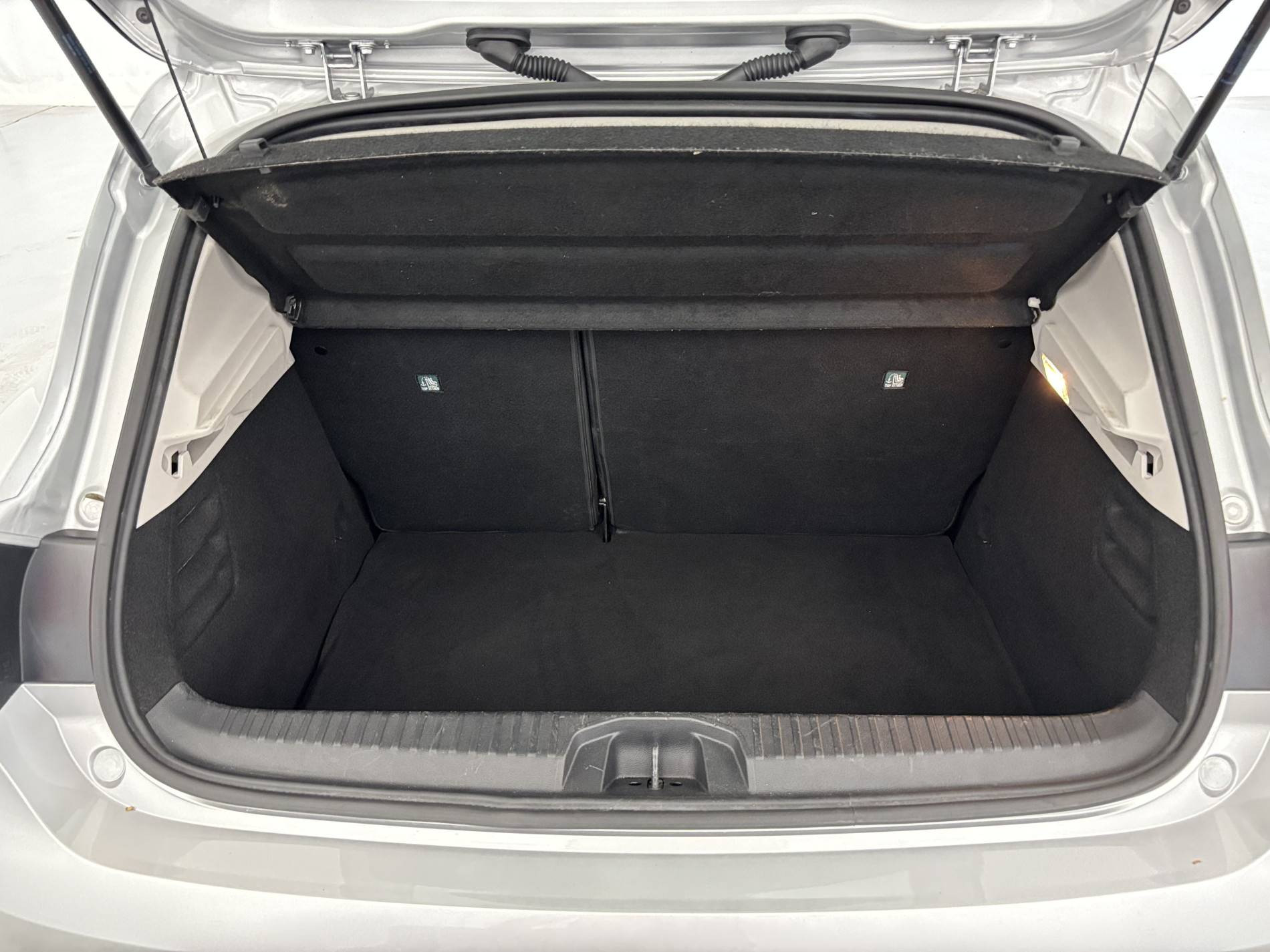 Vente en ligne Renault Clio 5 Clio E-Tech 140 - 21N au prix de 15 990 €