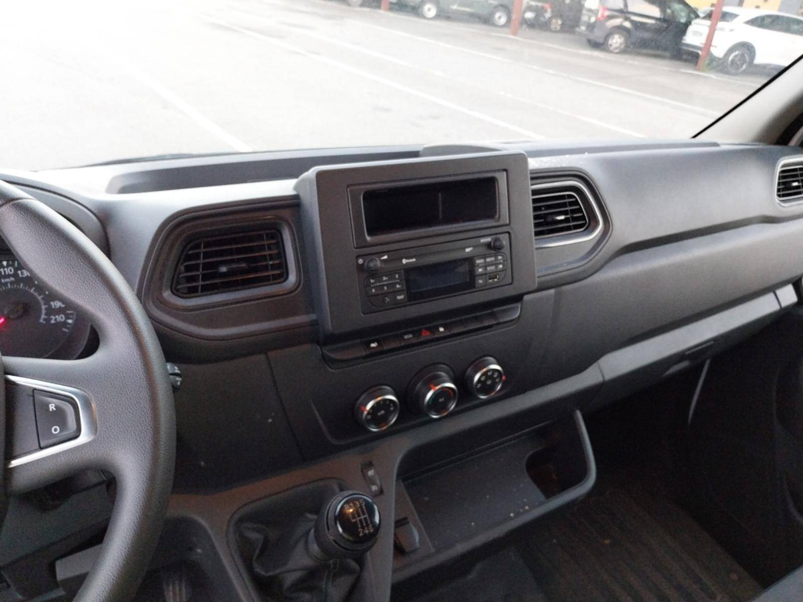 Vente en ligne Renault Master Fourgon MASTER FGN TRAC F3500 L3H3 BLUE DCI 135 au prix de 25 990 €