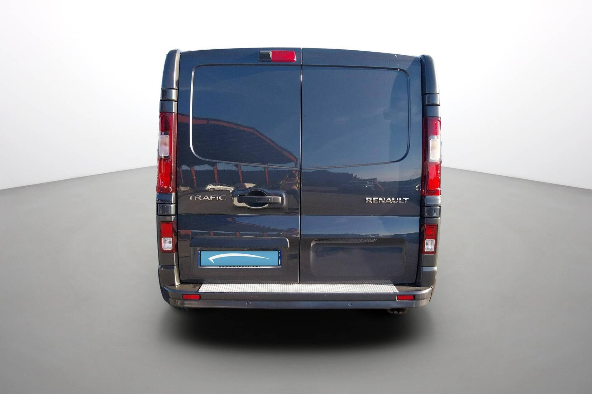Vente en ligne Renault Trafic Cabine Approfondie TRAFIC CA L2H1 3000 KG BLUE DCI 150 EDC au prix de 31 590 €