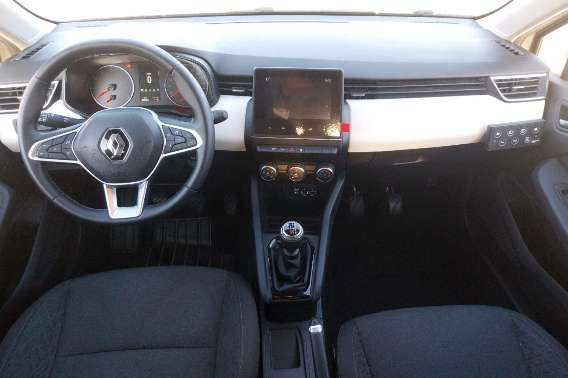 Vente en ligne Renault Clio 5 Clio TCe 90 au prix de 13 690 €