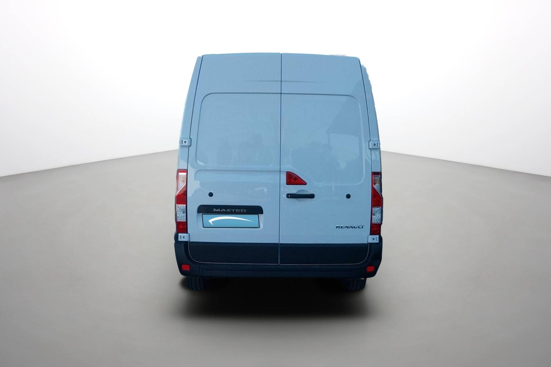 Vente en ligne Renault Master Fourgon MASTER FGN TRAC F3500 L2H2 BLUE DCI 135 au prix de 23 890 €