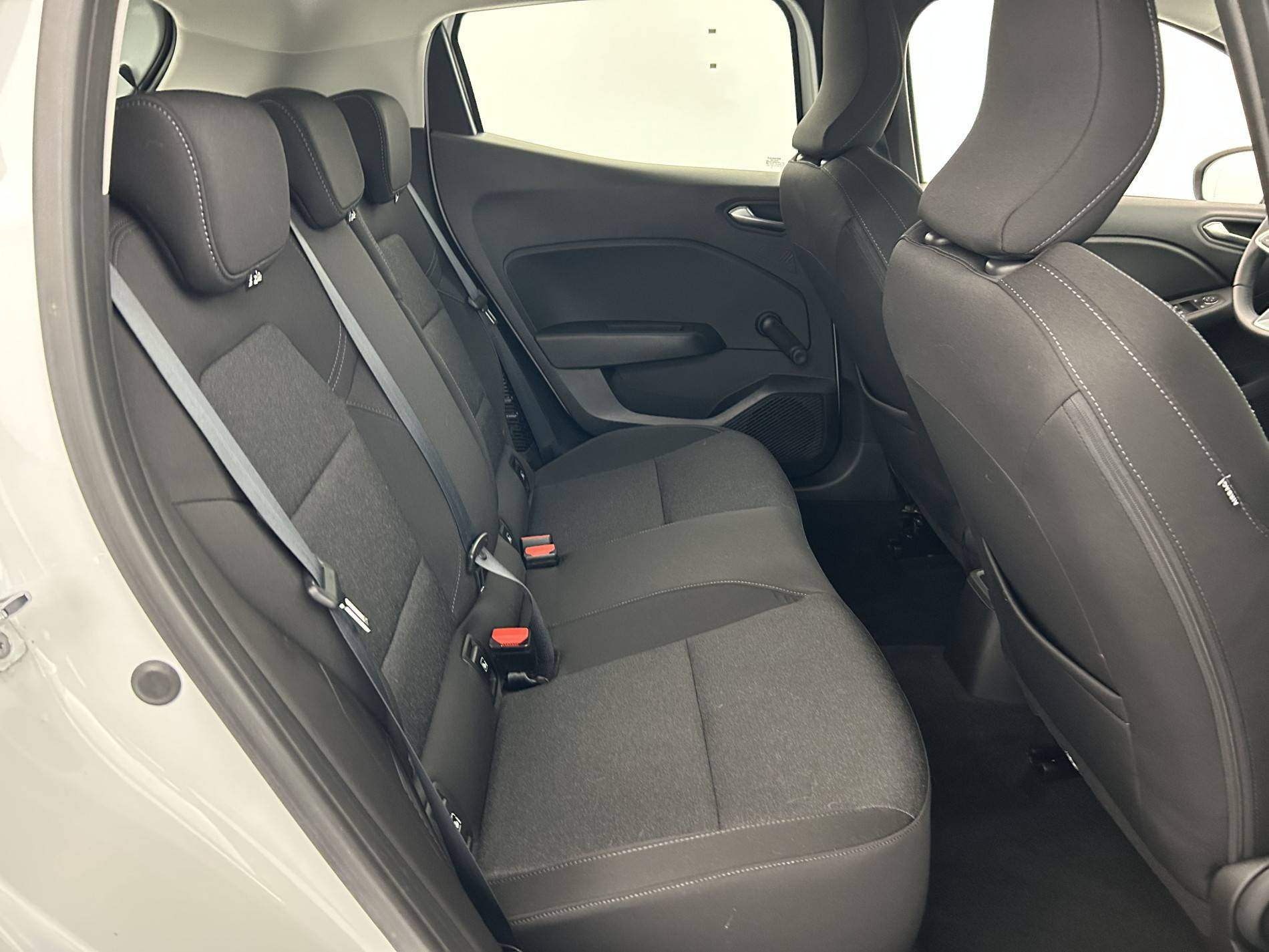 Vente en ligne Renault Clio 5 Clio E-Tech 140 - 21N au prix de 14 990 €