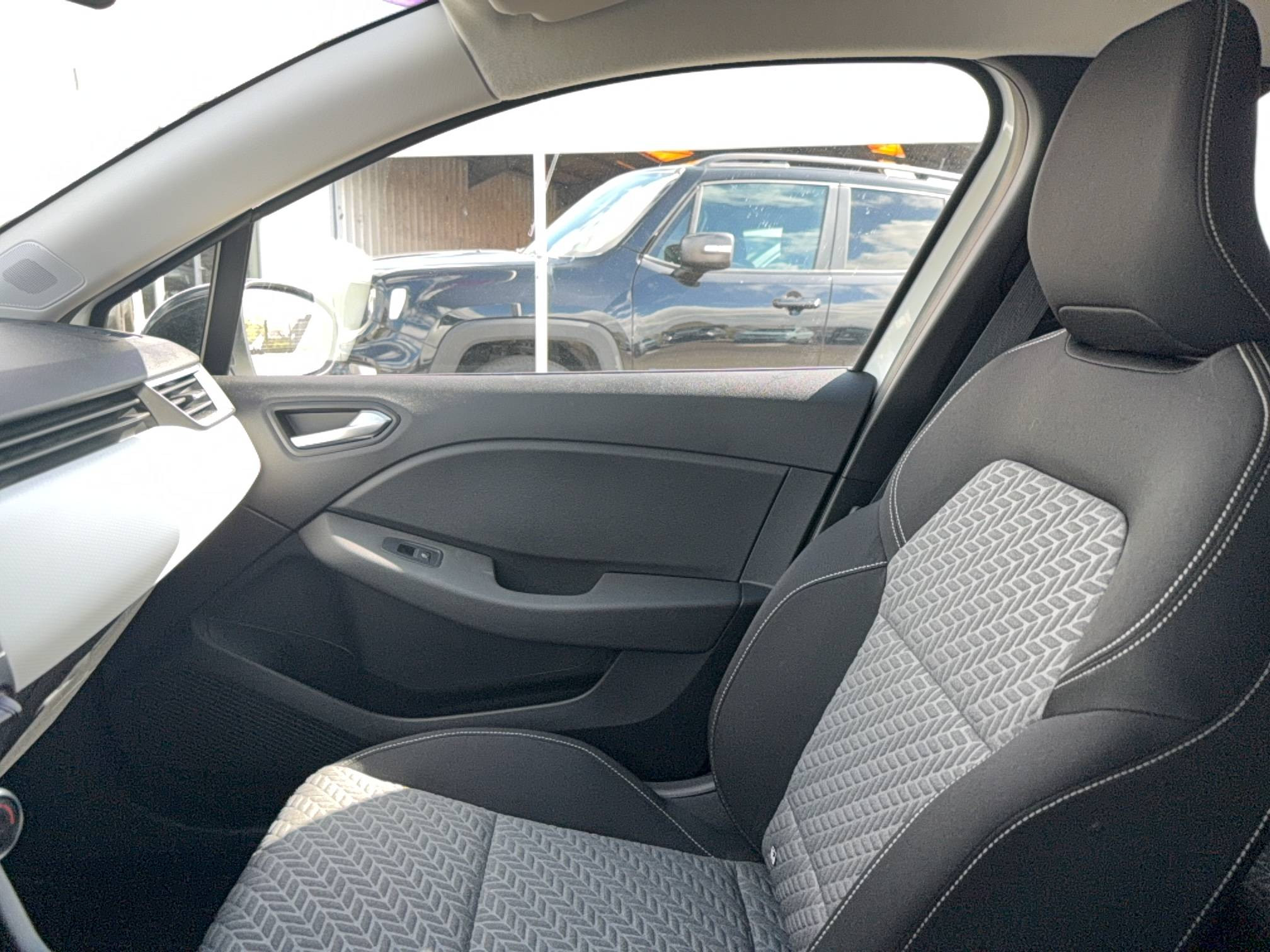 Vente en ligne Renault Clio 5 Clio TCe 90 au prix de 14 990 €