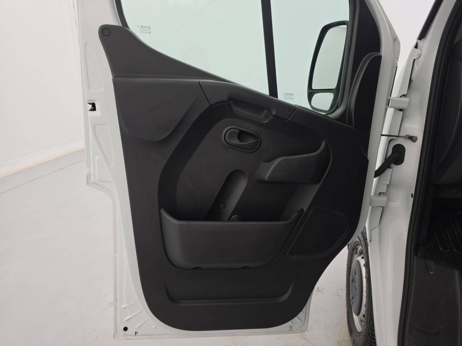 Vente en ligne Renault Master Fourgon MASTER FGN TRAC F3500 L3H3 BLUE DCI 135 au prix de 28 490 €