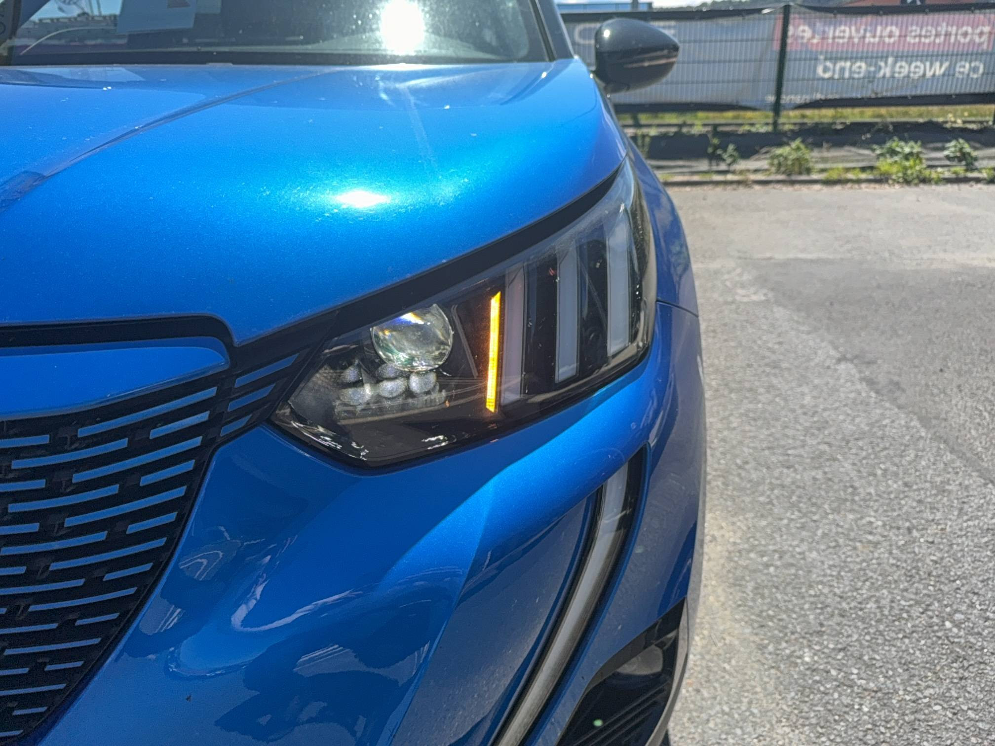 Vente en ligne Peugeot E-2008  136 ch au prix de 11 990 €