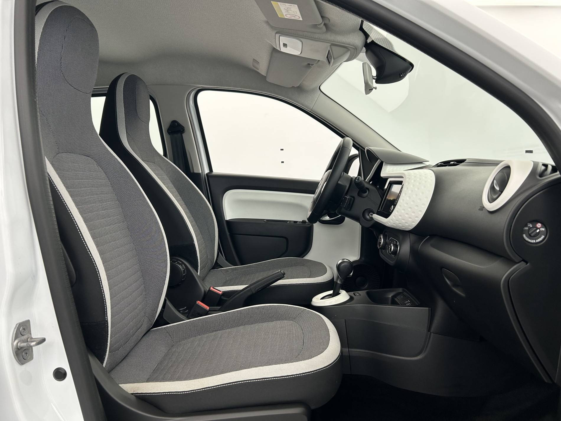 Vente en ligne Renault Twingo Electrique Twingo III E-Tech au prix de 12 490 €