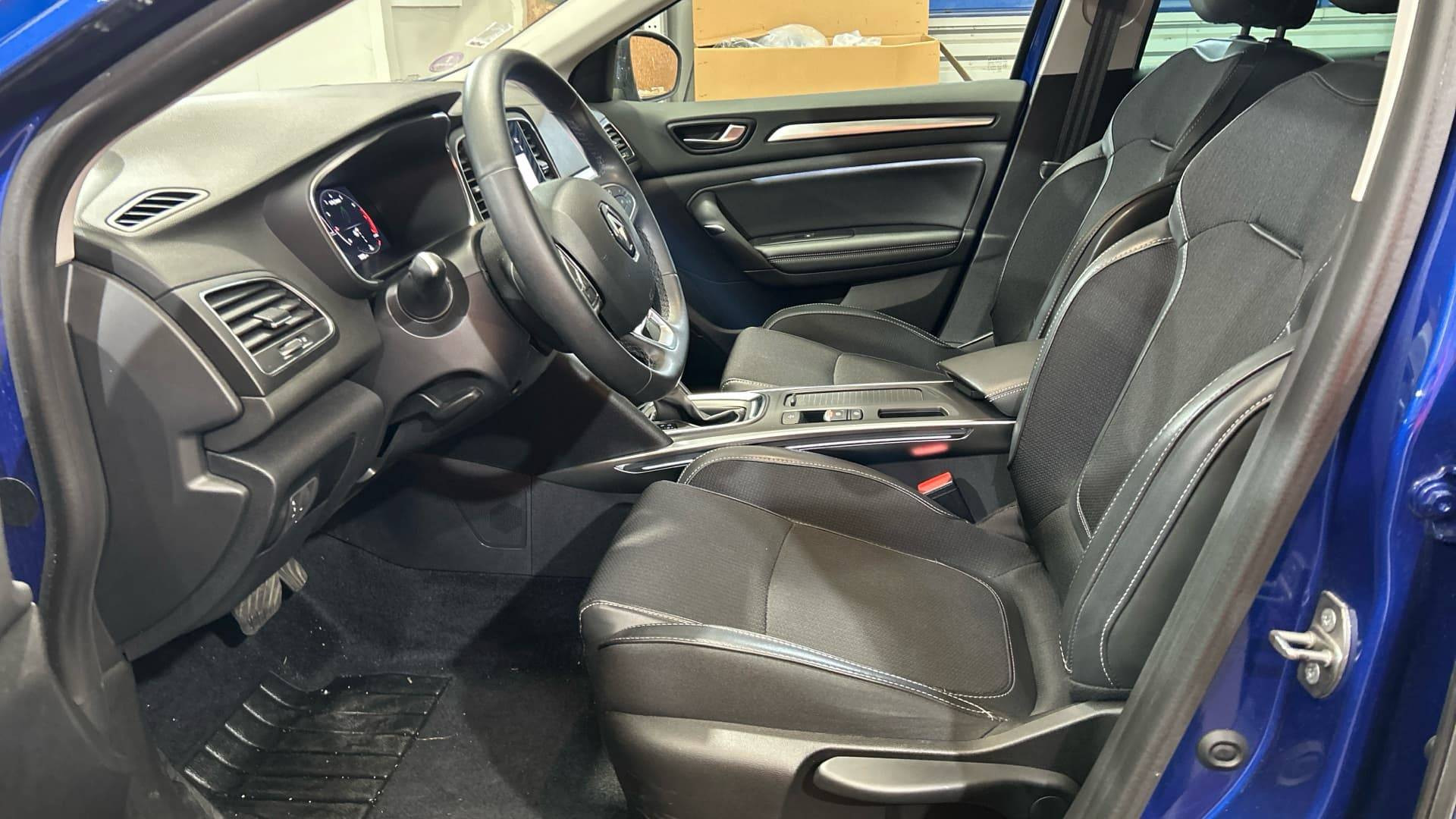 Vente en ligne Renault Megane 4 Estate  TCe 140 EDC au prix de 18 490 €