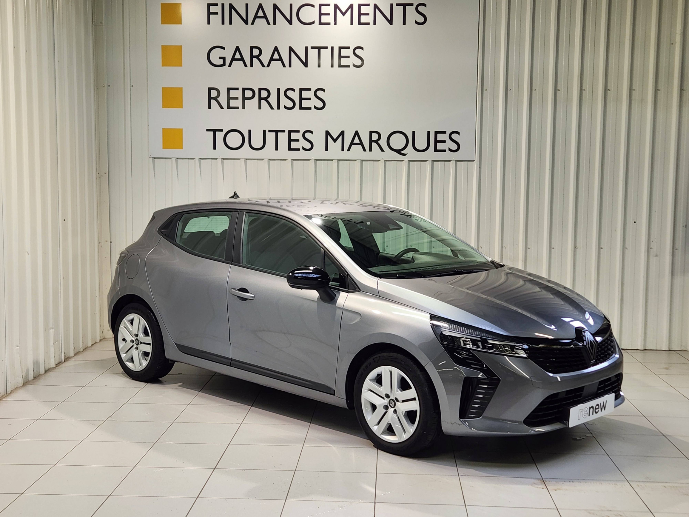 Vente en ligne Renault Clio 5 Clio TCe 90 au prix de 15 490 €