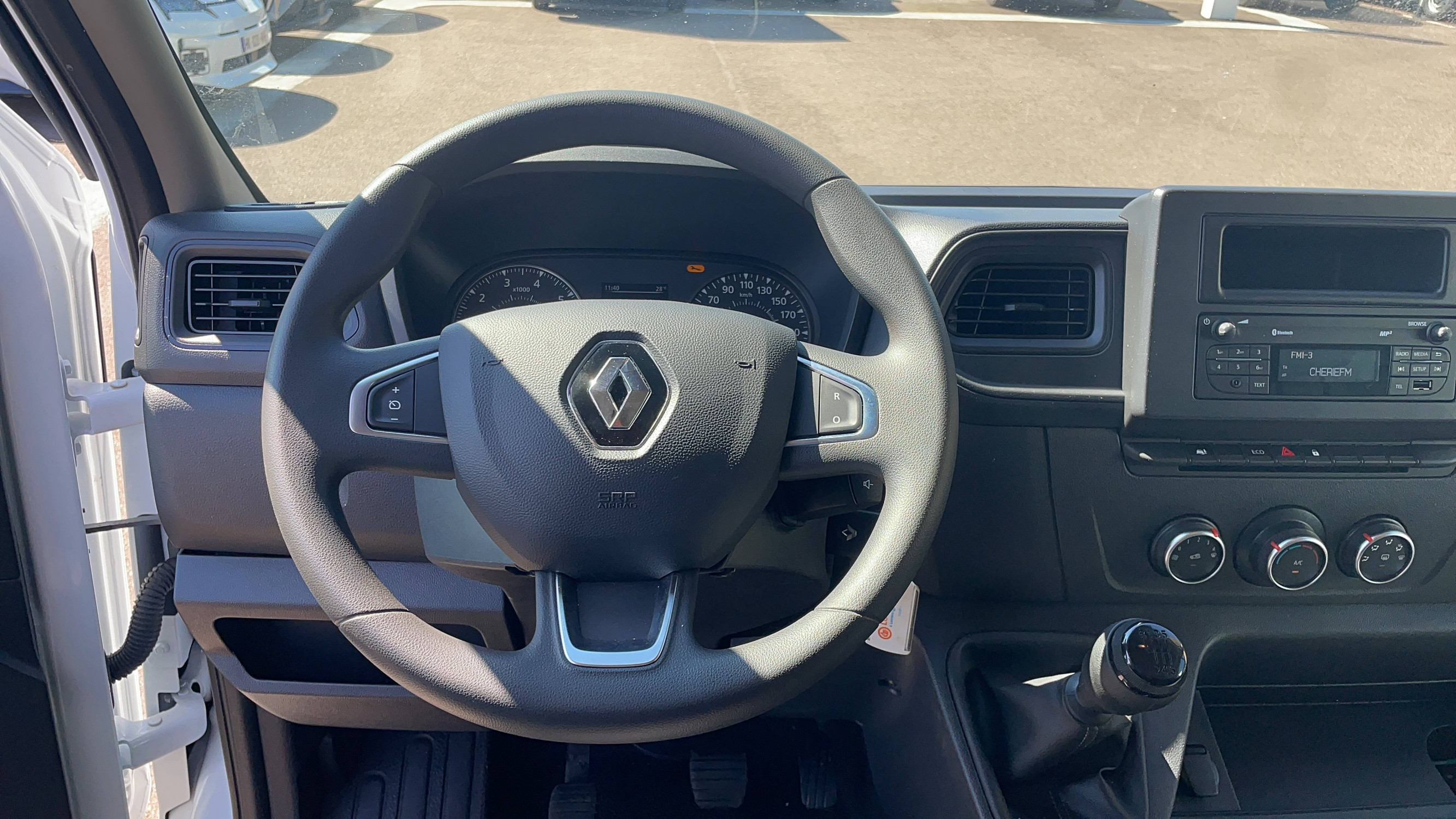 Vente en ligne Renault Master Fourgon MASTER FGN TRAC F3500 L3H3 BLUE DCI 135 au prix de 25 700 €
