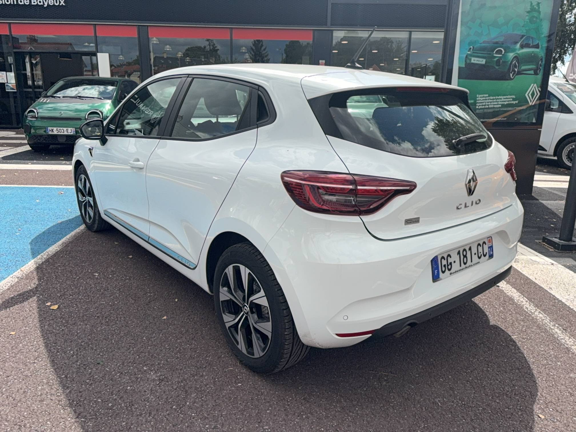 Vente en ligne Renault Clio 5 Clio TCe 90 - 21N au prix de 12 990 €