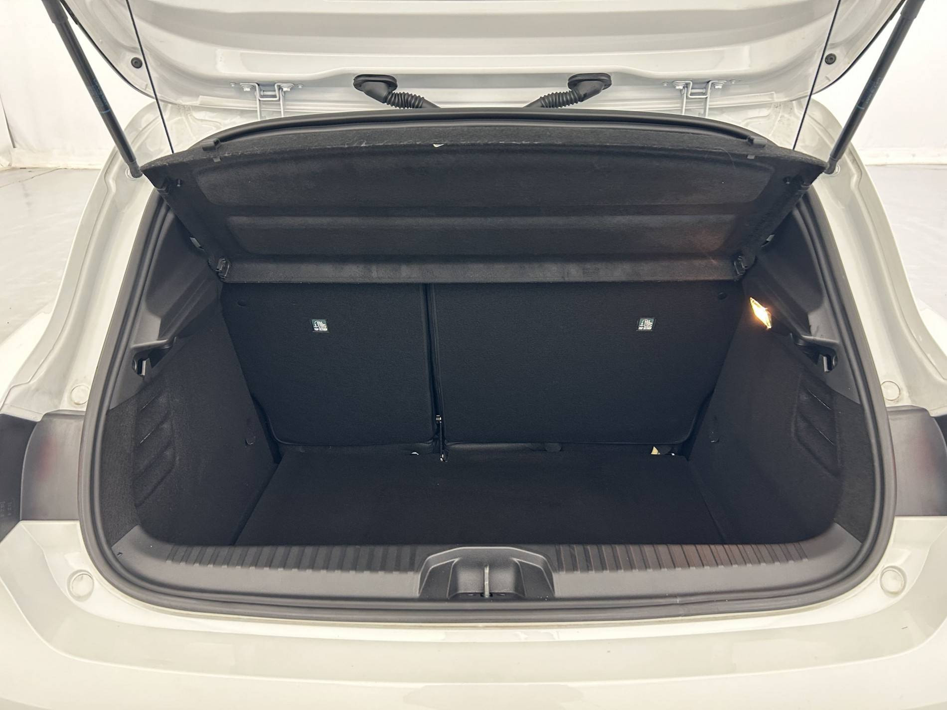 Vente en ligne Renault Clio 5 Clio TCe 90 - 21N au prix de 15 290 €